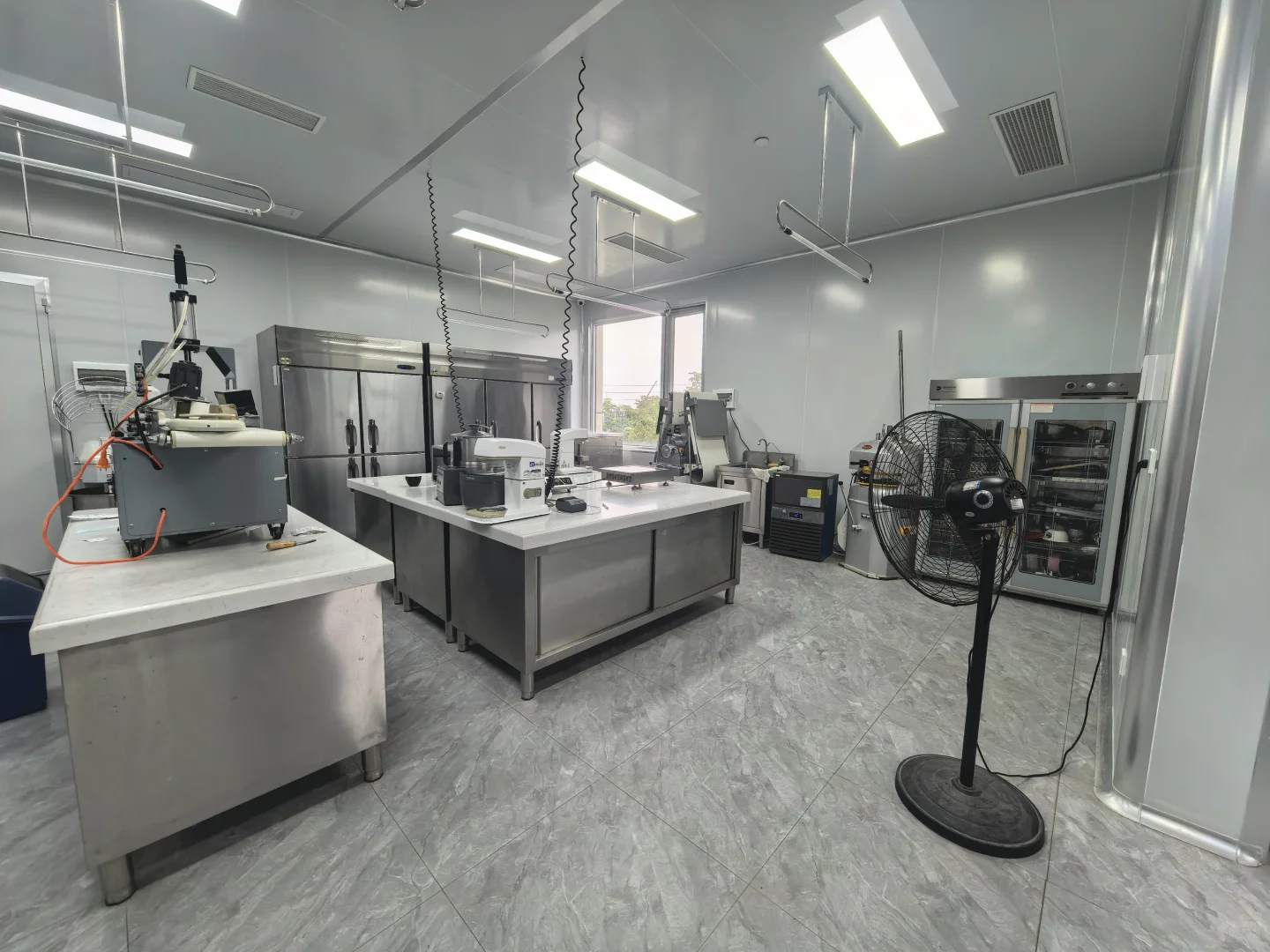 【亲手带大的烘焙厂找新主人！】?