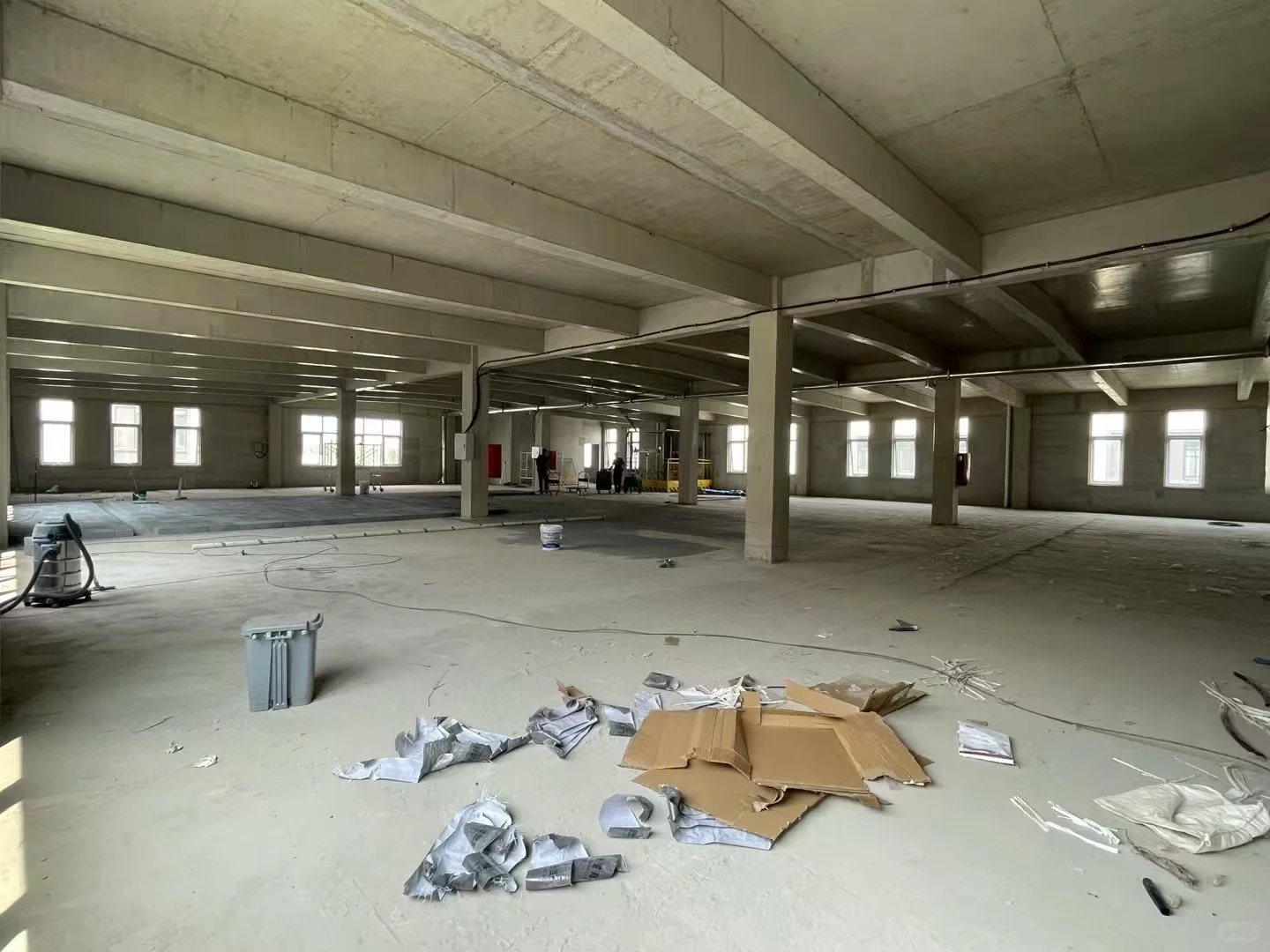 跟随00后老板在淄博开食品厂?