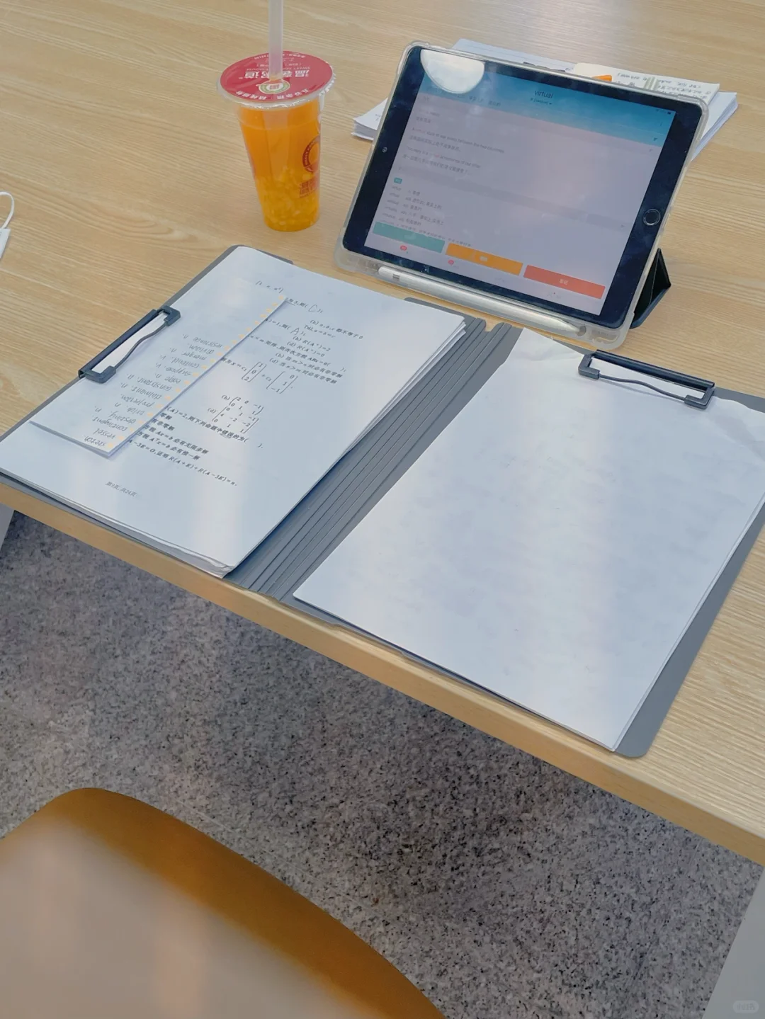 学校的图书馆：像是闯入另一个仙境