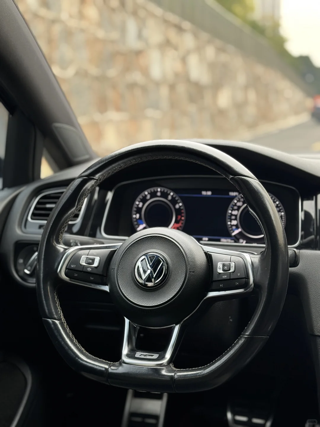 出一台19年带液晶仪表7.5rline，达喀尔蓝