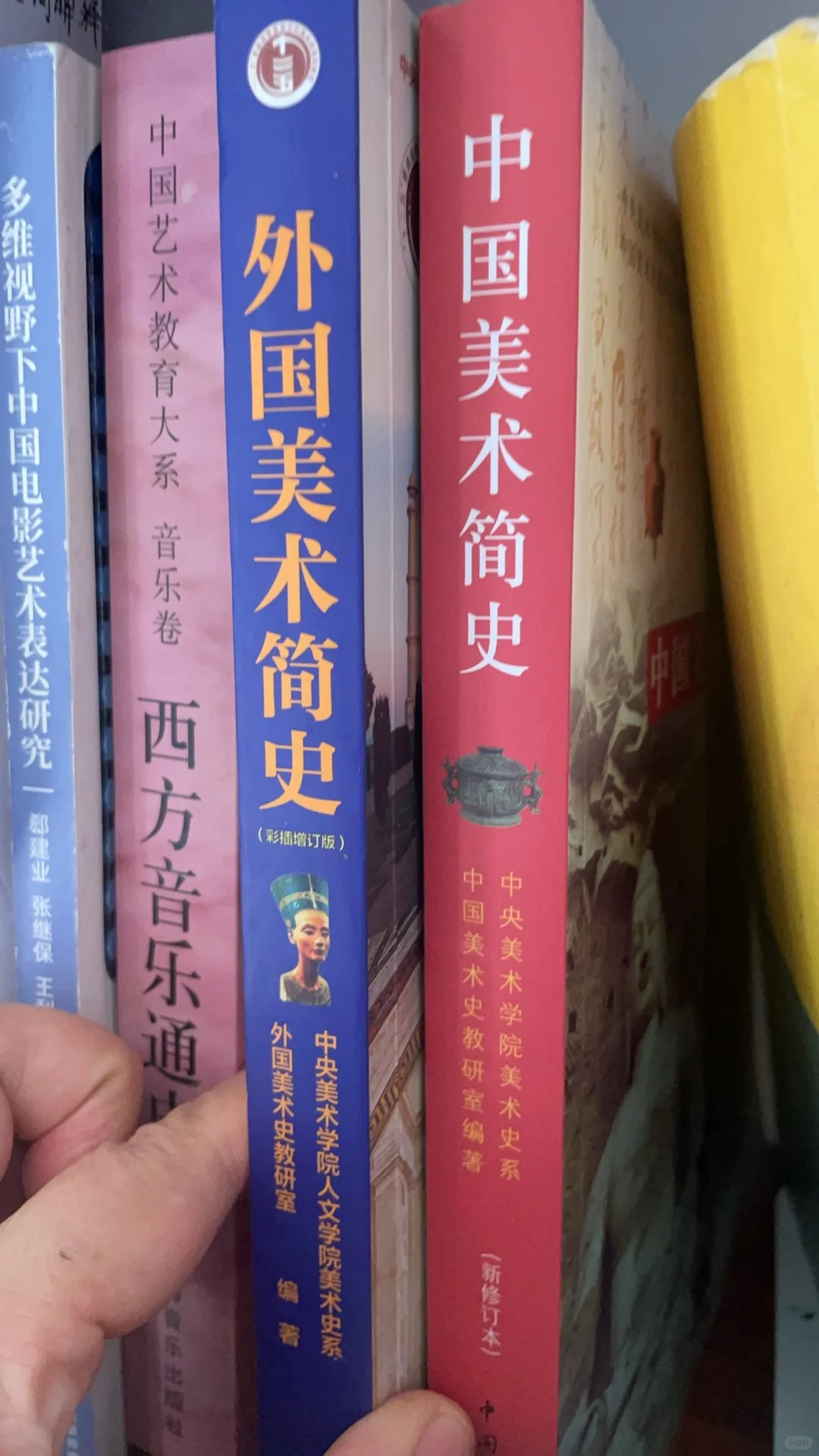 2025年12月的河北大学图书馆