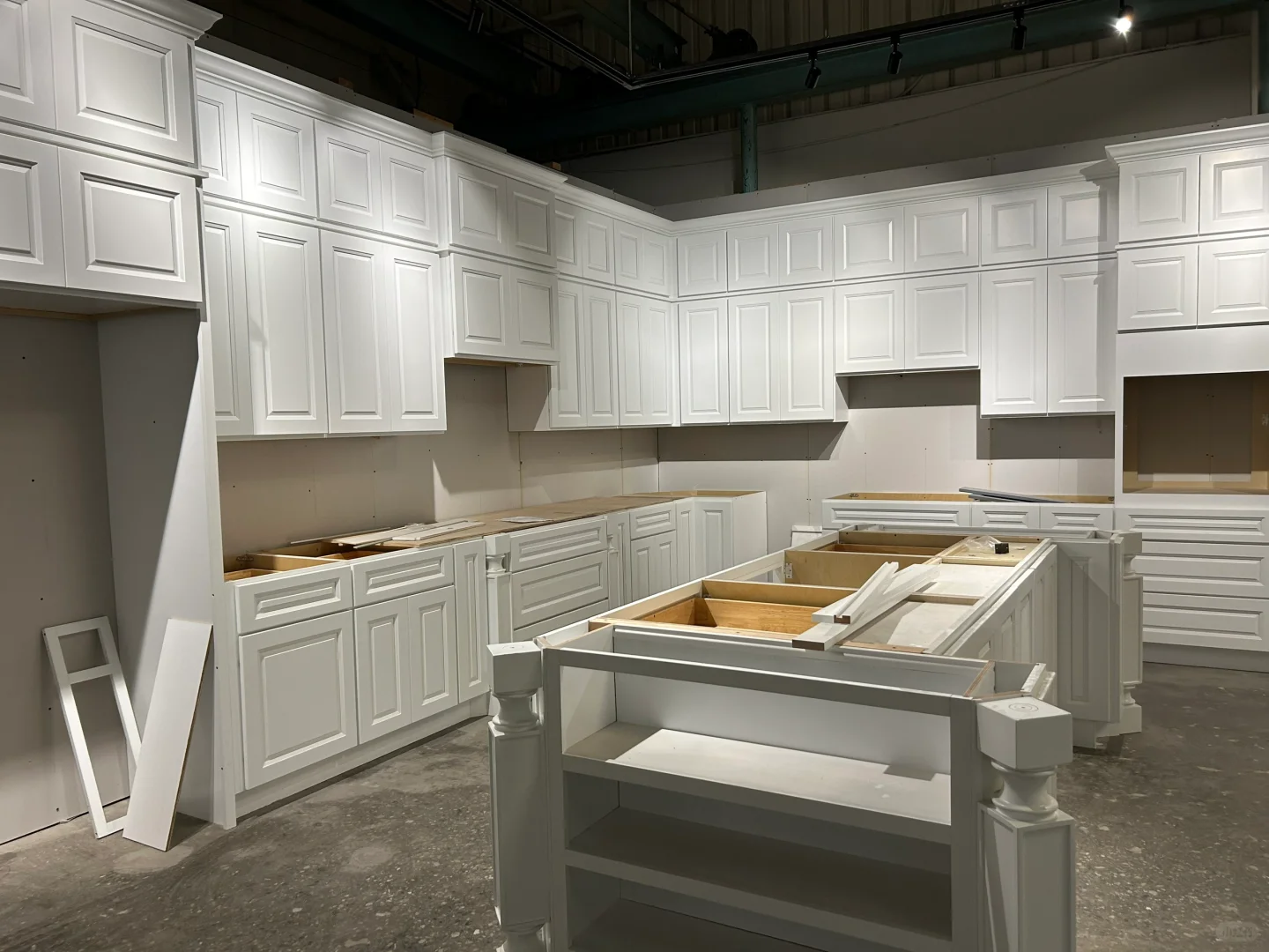 建材城新店开业 一件也是批发价