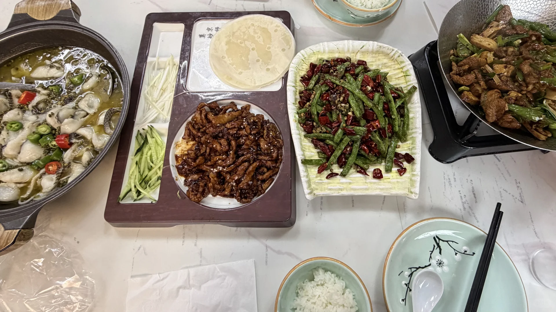 二娃小馆酸菜鱼