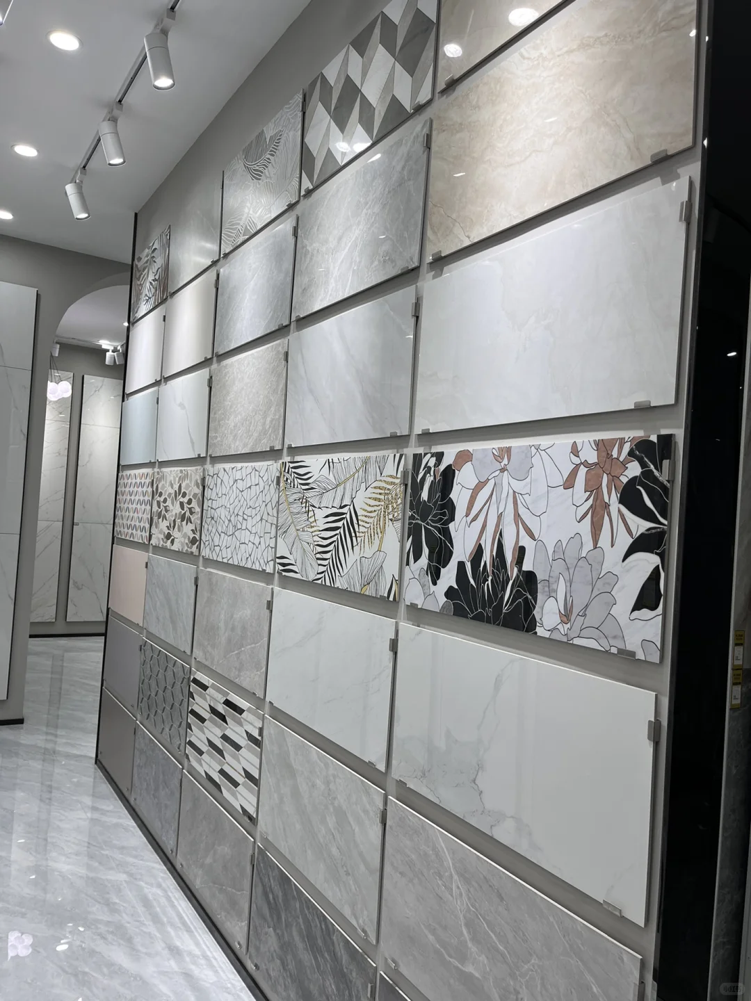 瓷砖批发宝藏店铺