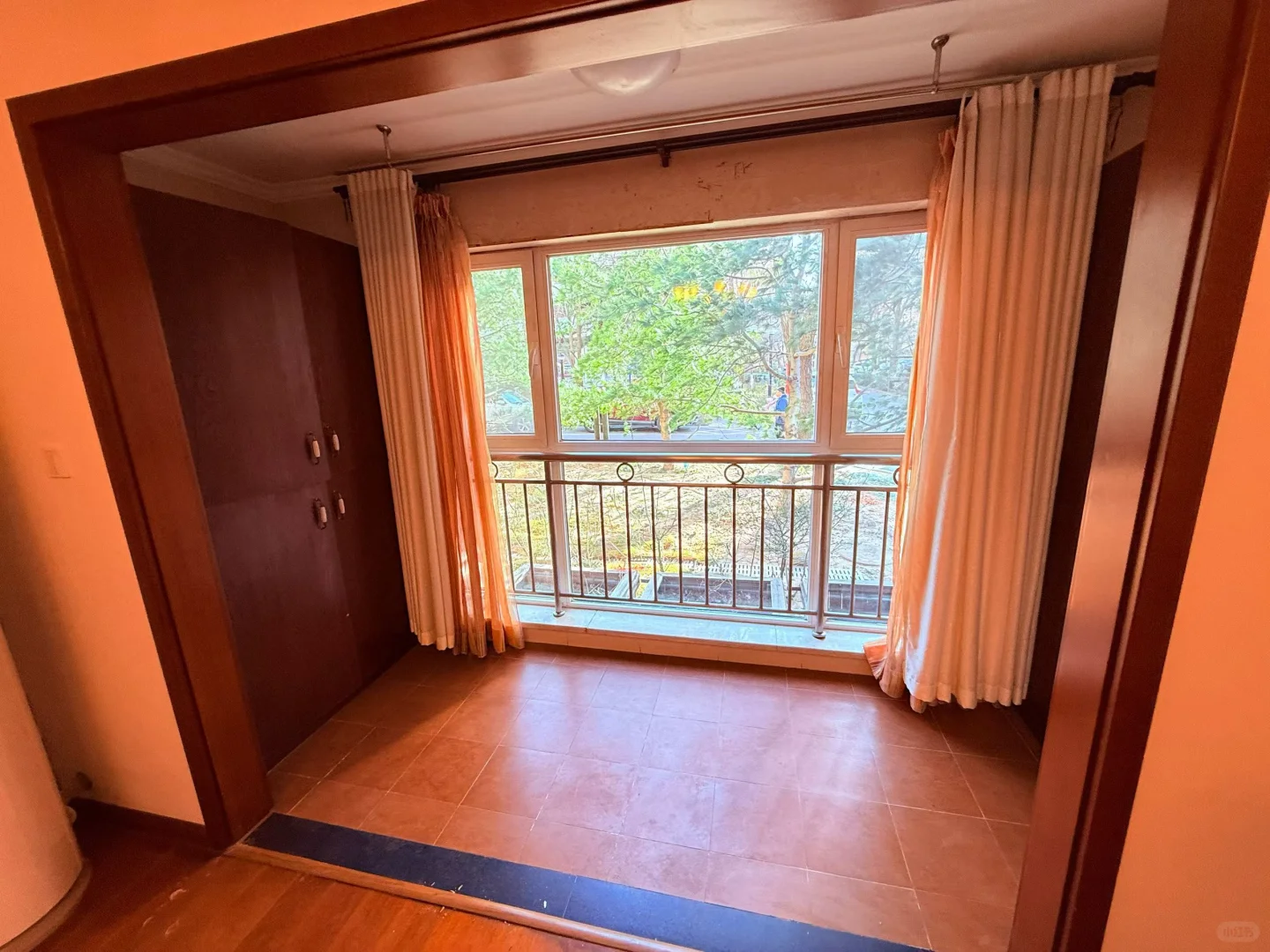 六道口 林业大学家属院 精装三居室 南北向