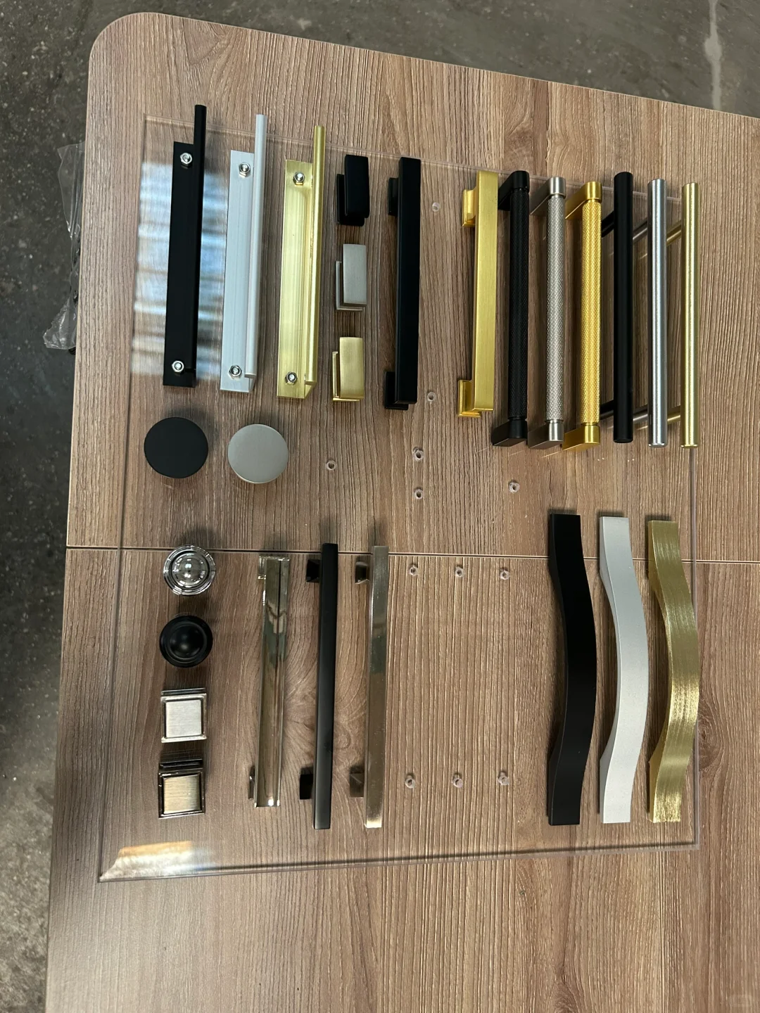 建材城新店开业 一件也是批发价