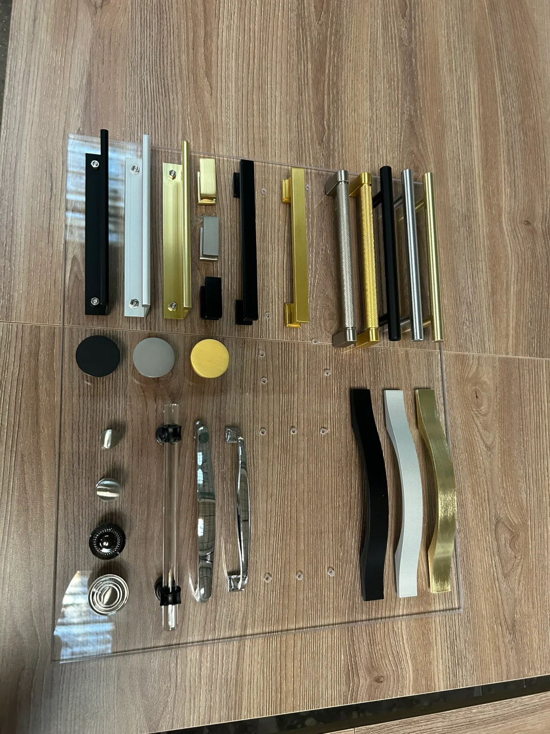 建材城新店开业 一件也是批发价