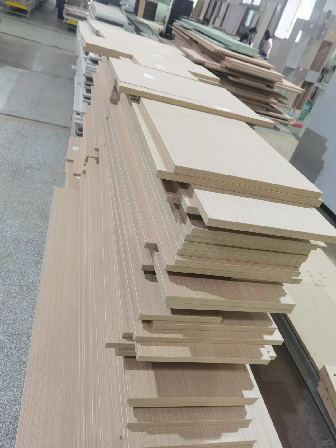 原来定制的柜子就是这些板材拼出来的