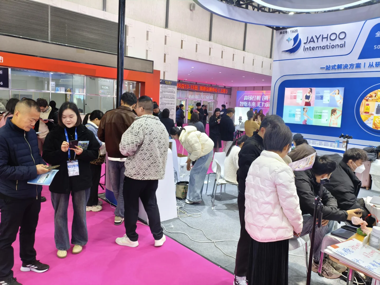 大健康食品展会?佳洪展台热闹到挤不进去啦