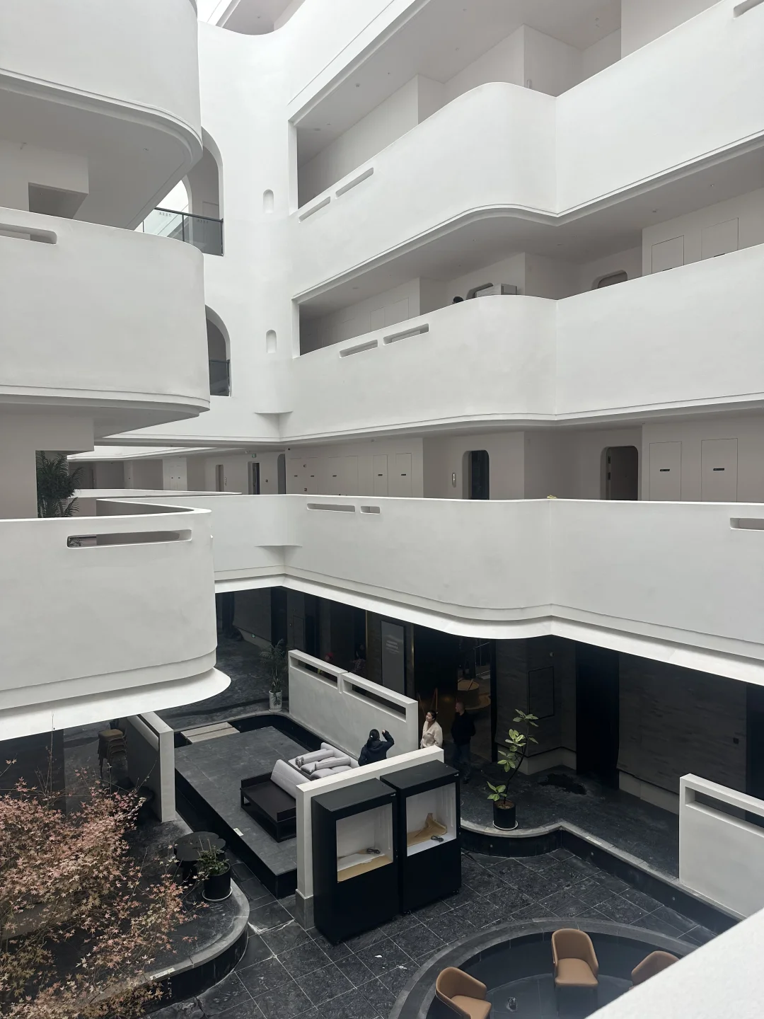 来早了，都还没摆出来?