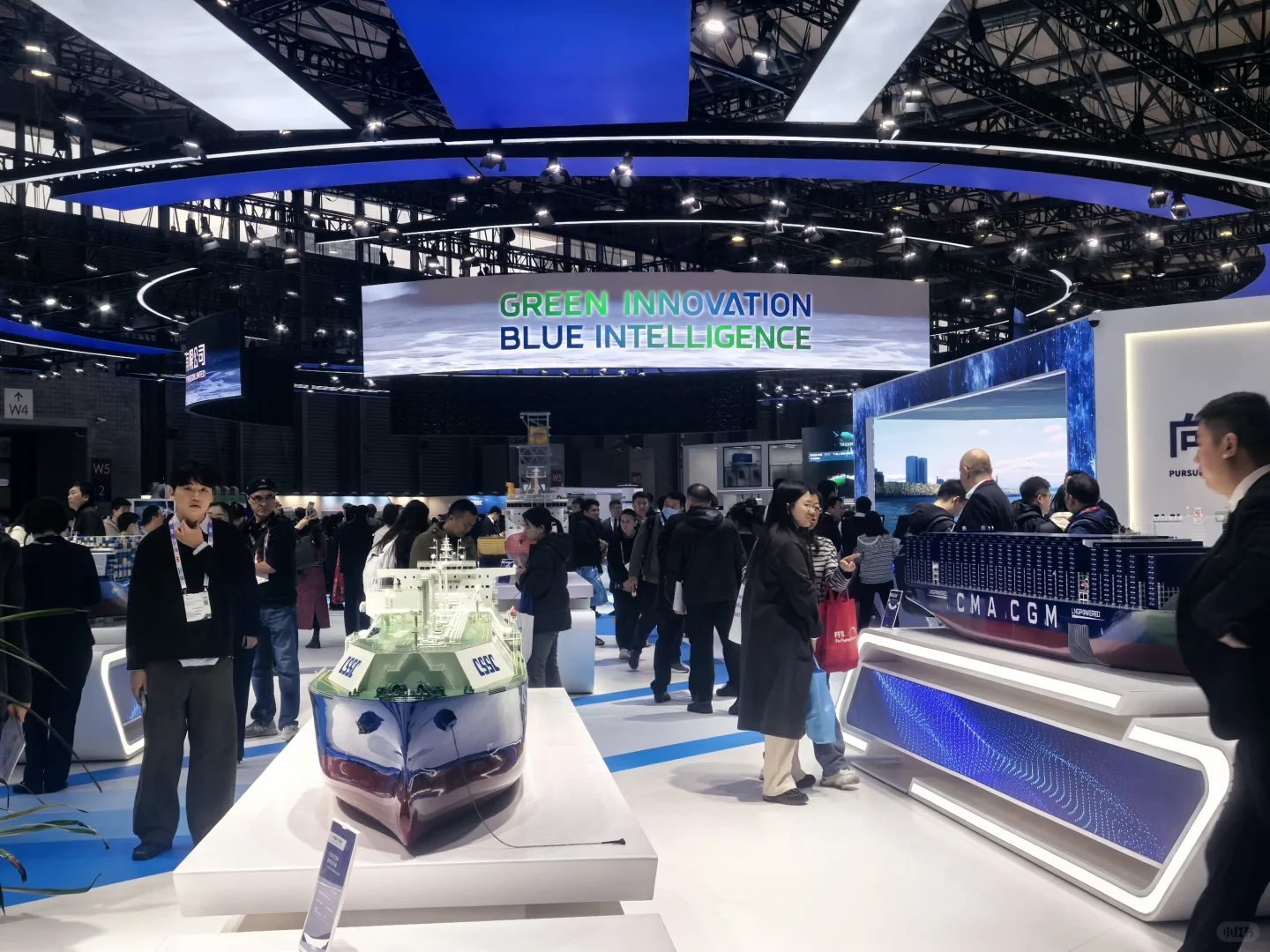 谁懂在展览上看到我校领导的激动啊