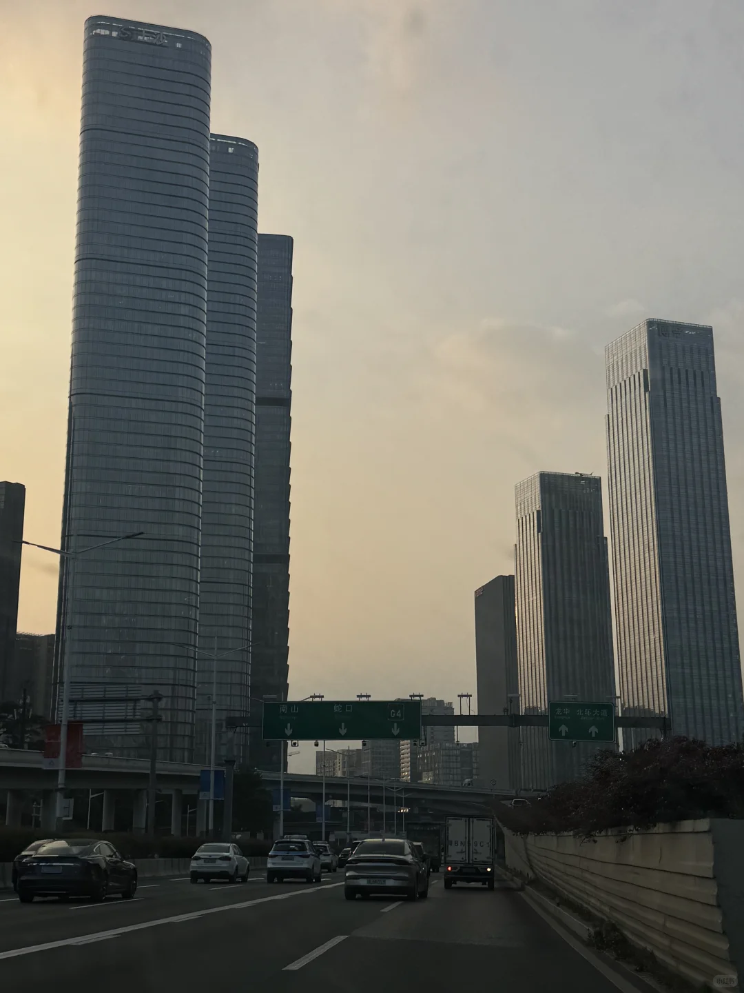 艺术深圳第一天，2小时直觉漫游?