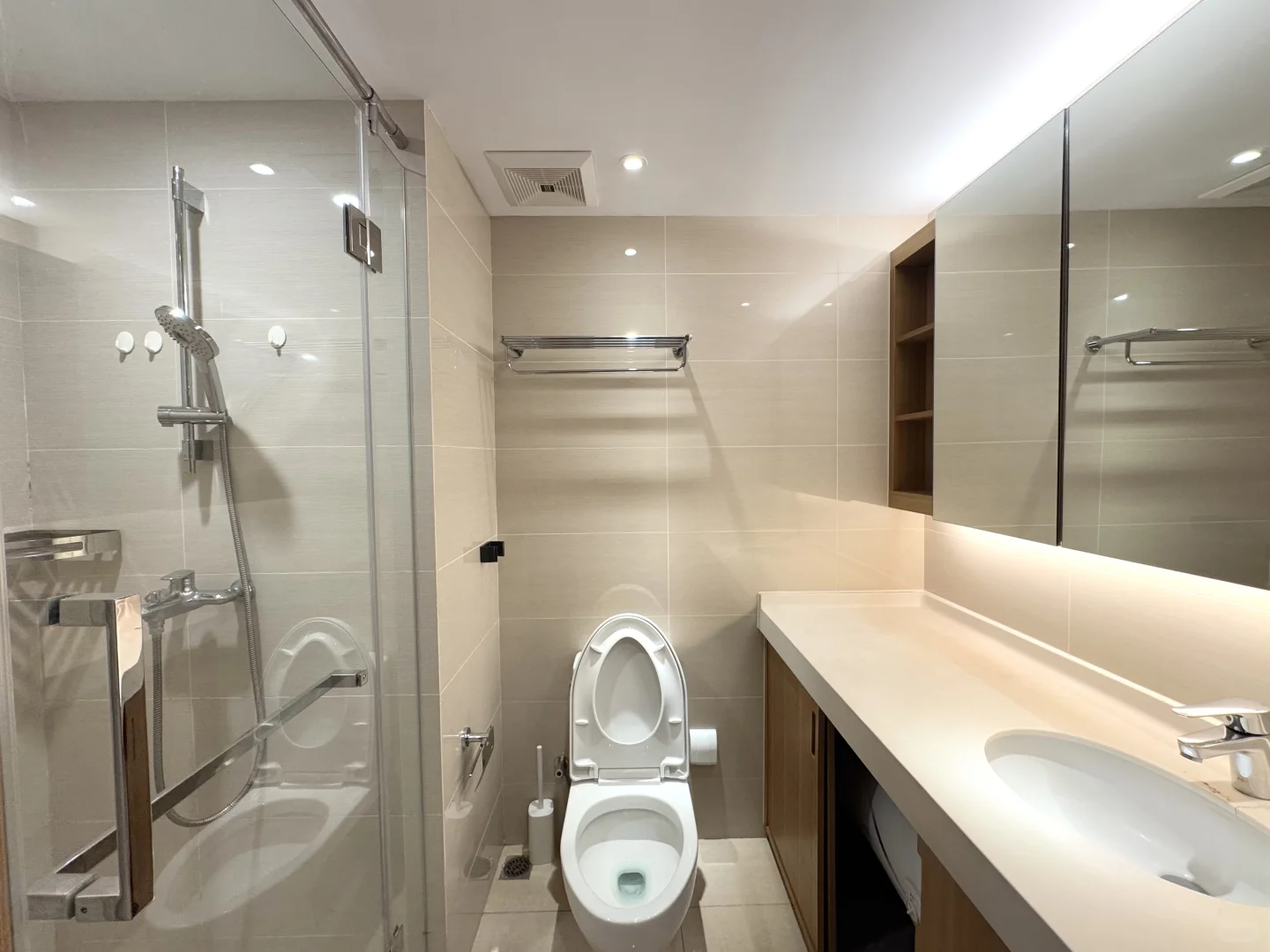 国际会展中心sk对面！房东直租无中介费实拍