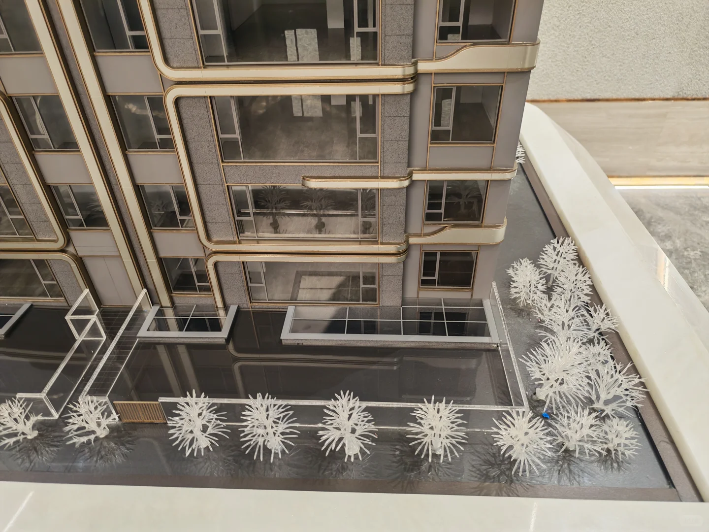 会展豪宅，一梯一户一楼带花园带地下室