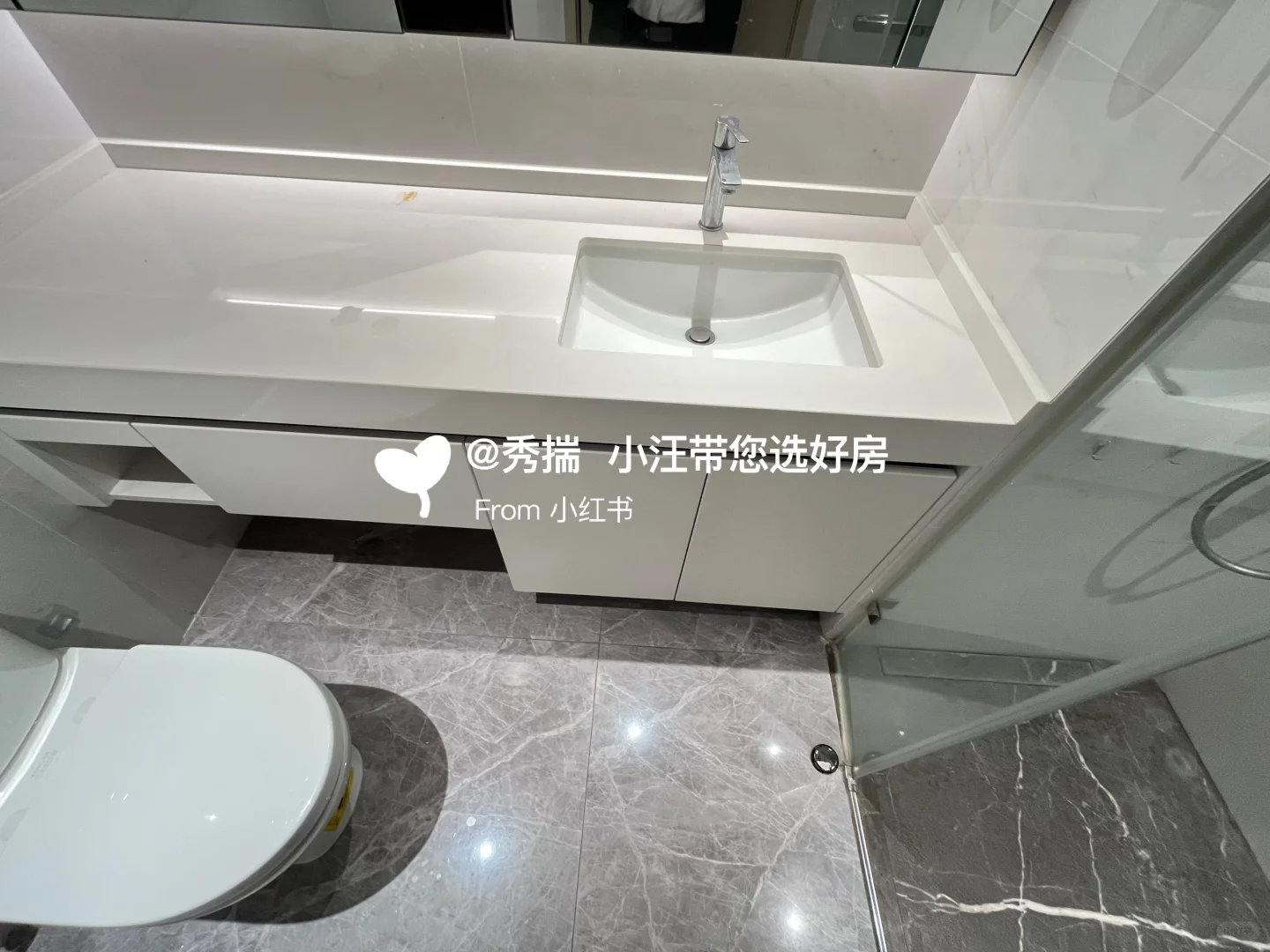 福永会展湾东城精装单间、民水民电、押一付一