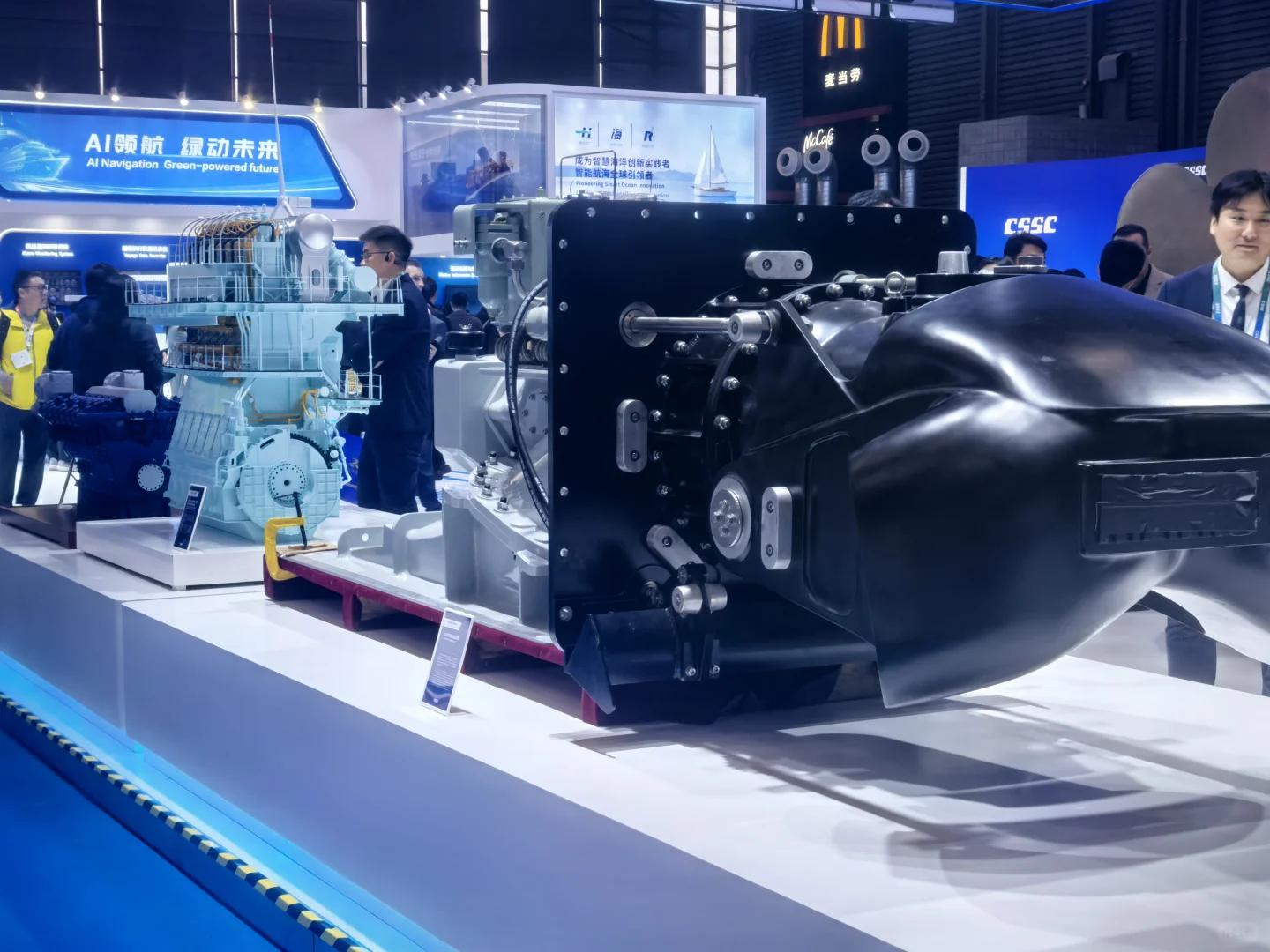 谁懂在展览上看到我校领导的激动啊