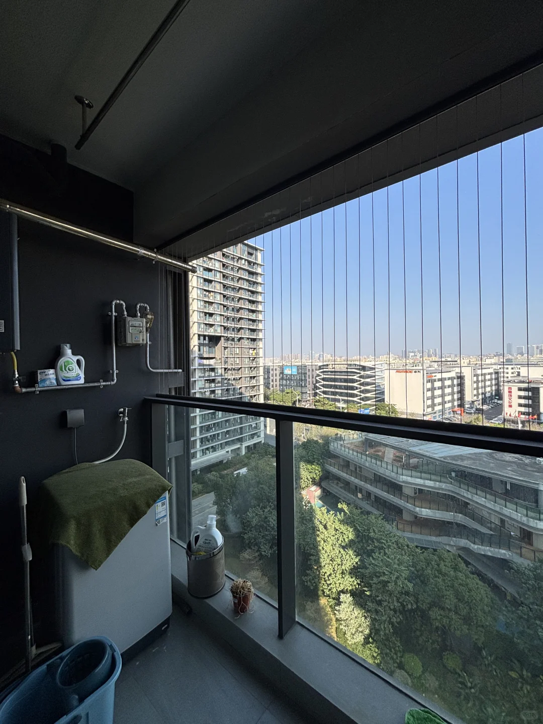 会展湾水岸60平两房一厅特价3500拎包入住