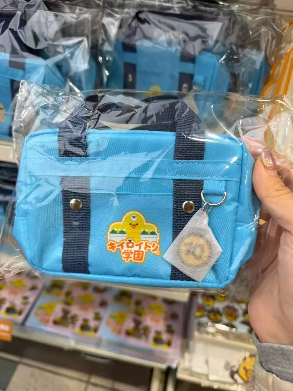 轻松熊小鸡会展 没人要这个包包吗