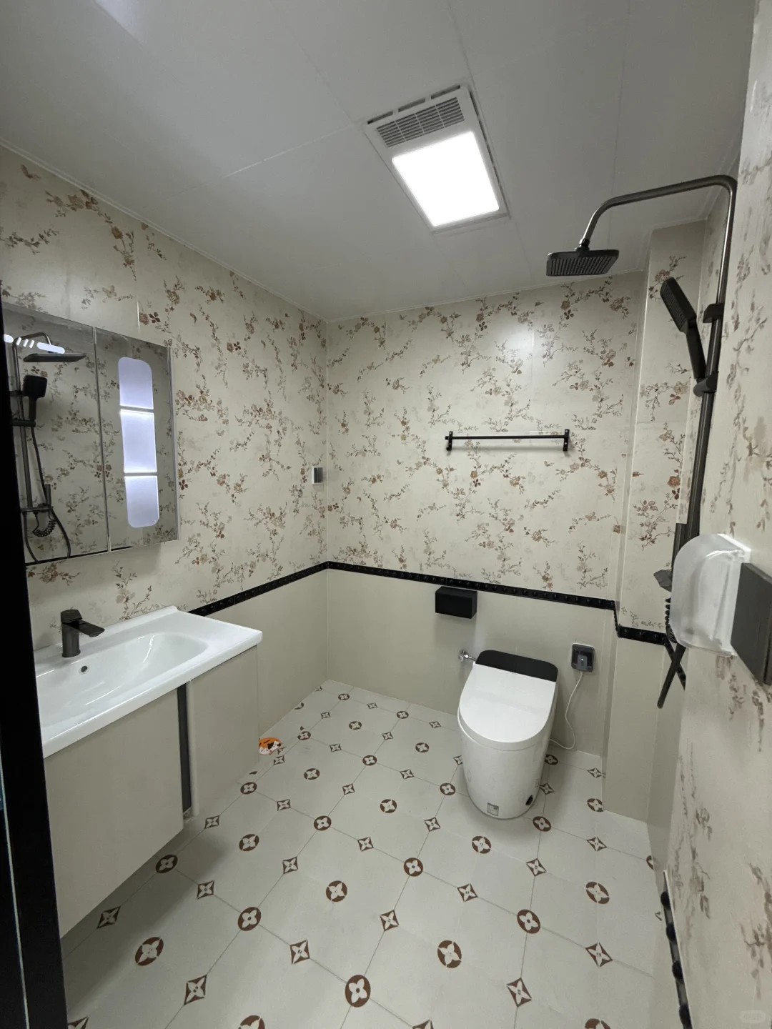 3088红光山旁 82平米南北通透法式风两室