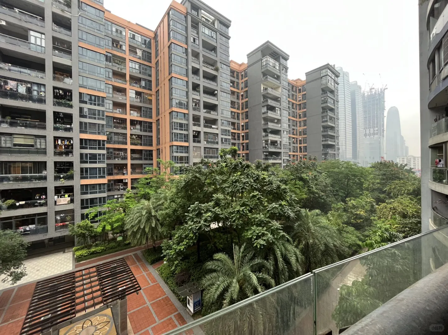 8号线磨碟沙电商中心会展西岸阳台卧