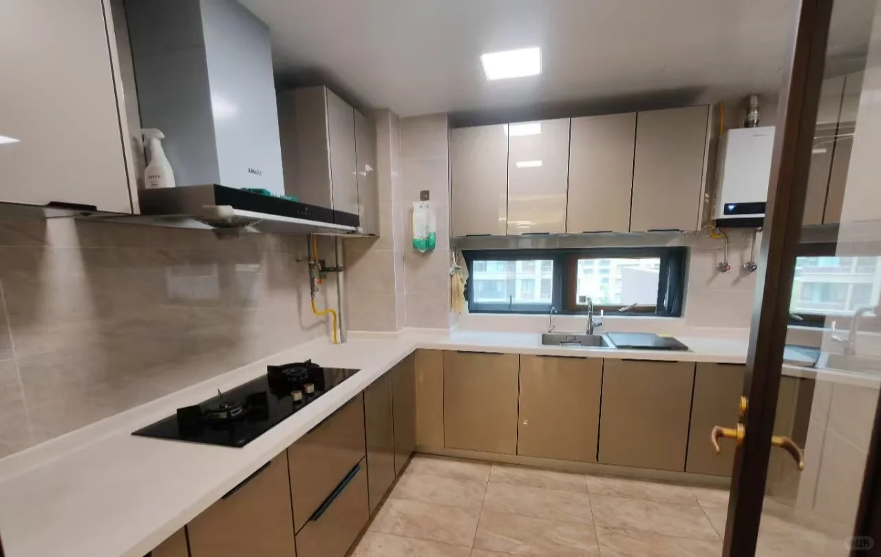 水区会展核芯 138㎡精装四室 78万急售！捡漏