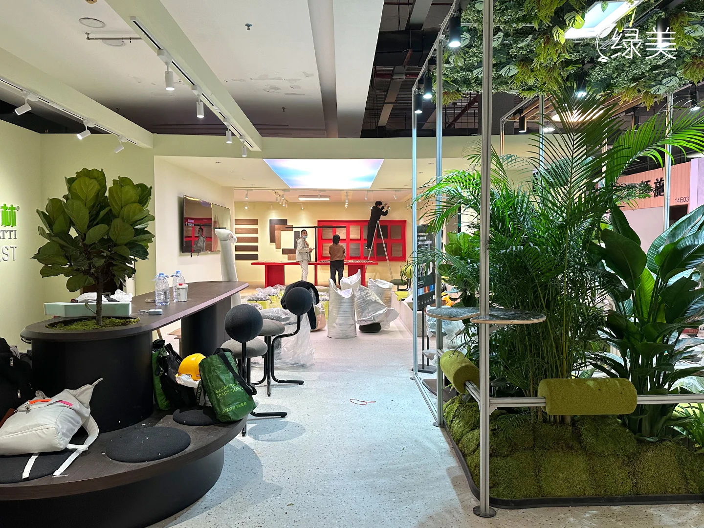 广州琶洲展会室内绿植设计 | 企业展厅布置