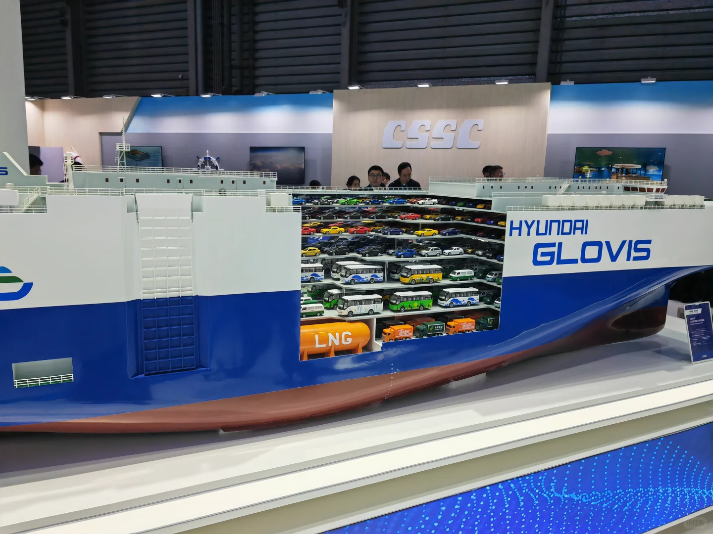 谁懂在展览上看到我校领导的激动啊