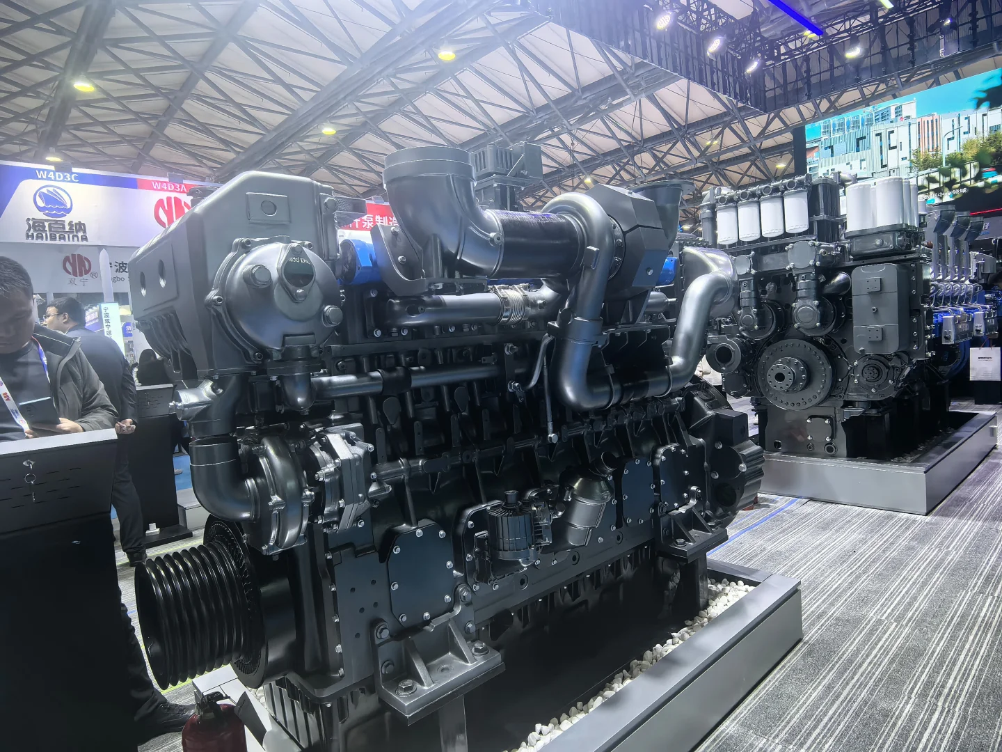 谁懂在展览上看到我校领导的激动啊