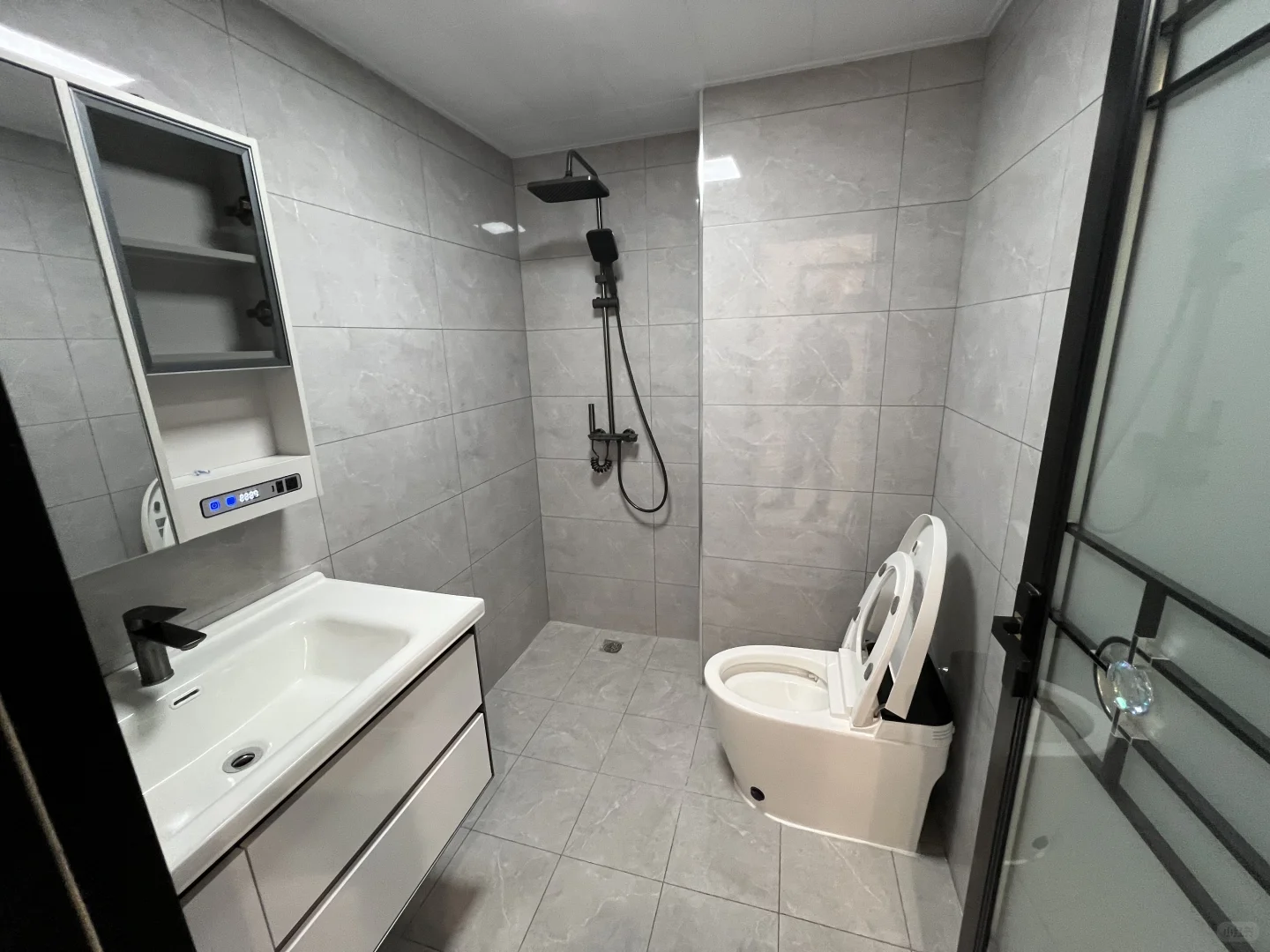 出售红光山会展旁全屋落地窗、佛景豪宅