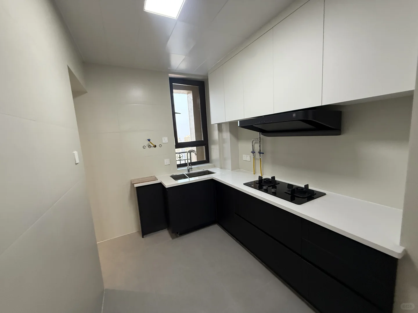 会展红光山湖景房133平米三室双卫 带车位