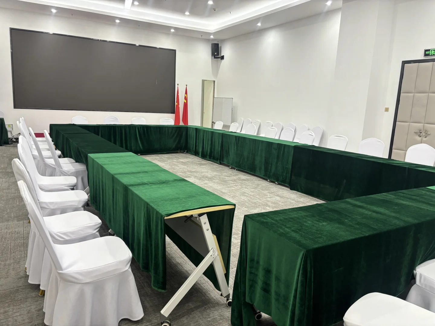 三亚开会不发愁|5-100人高端会议室任选