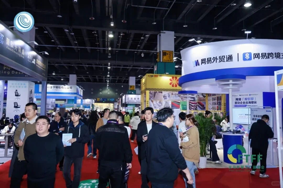 别找了，客户在这??