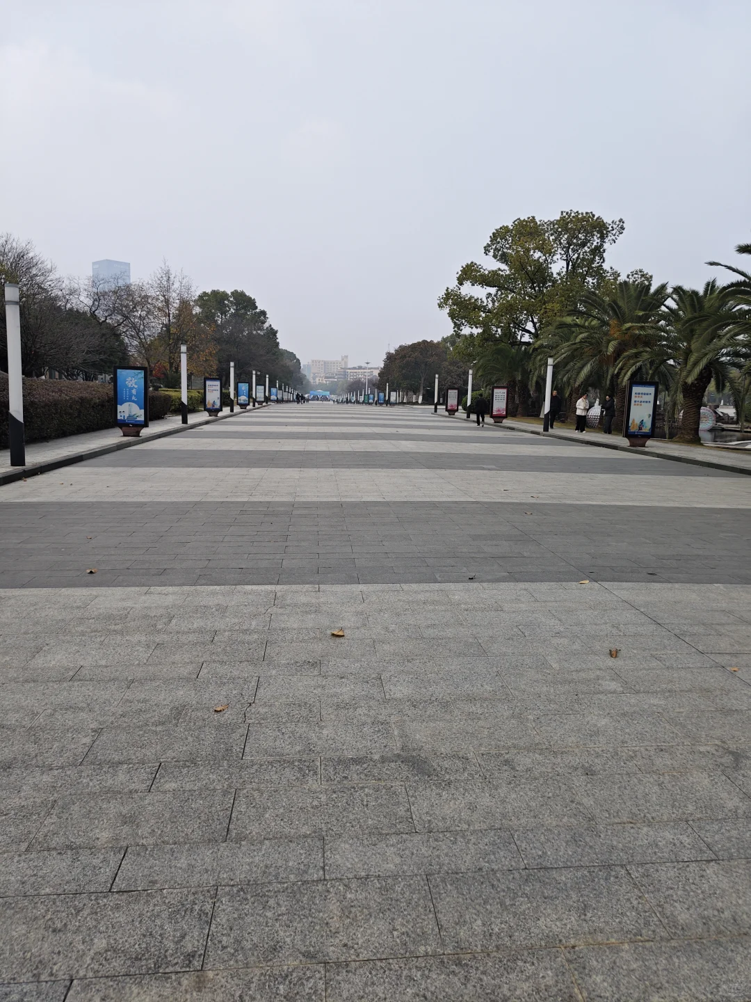 诸暨城市广场?️正热闹！赶大集一样