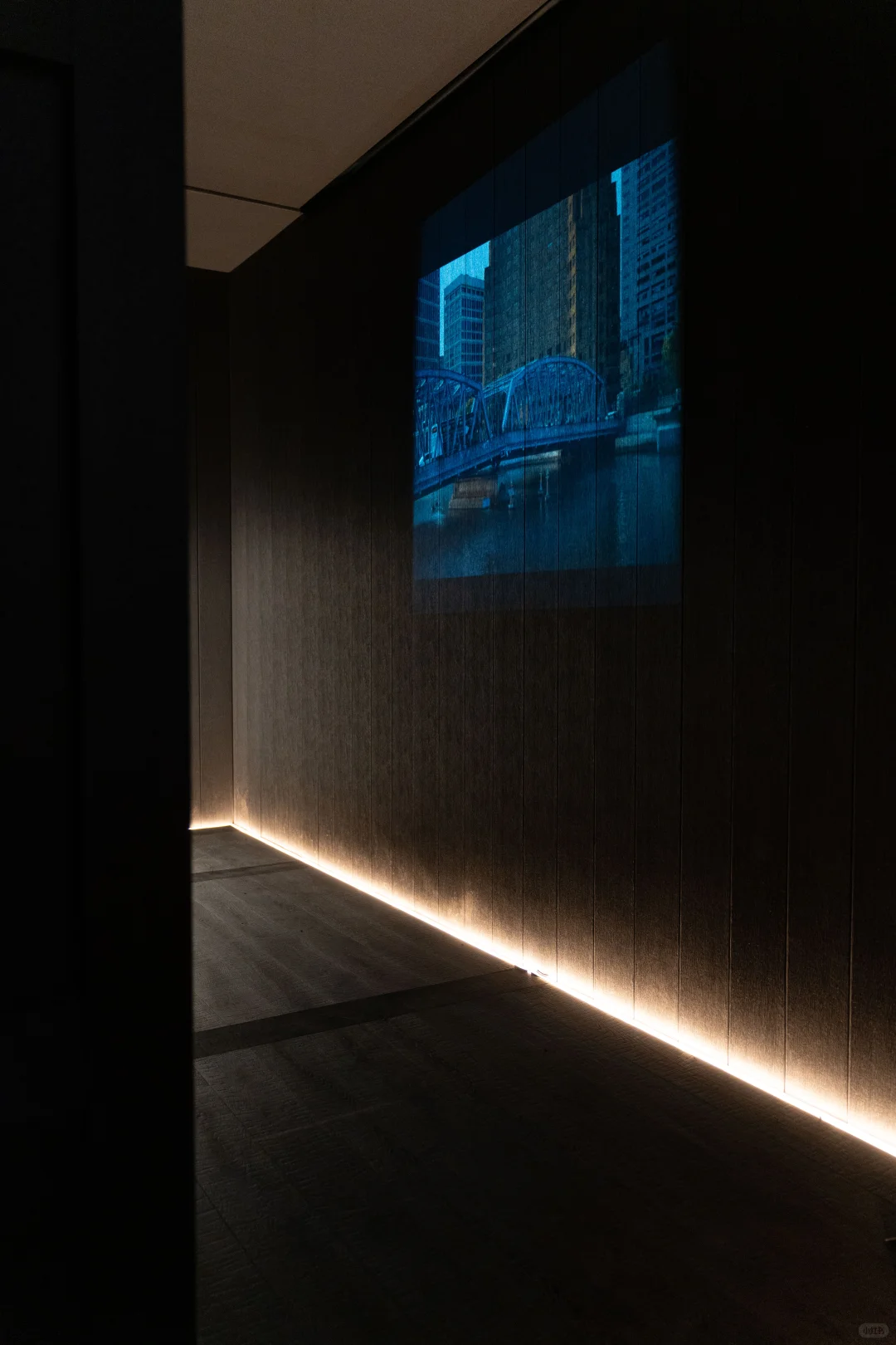 吴滨X地王｜M&O香港展，藏着会发光的地板