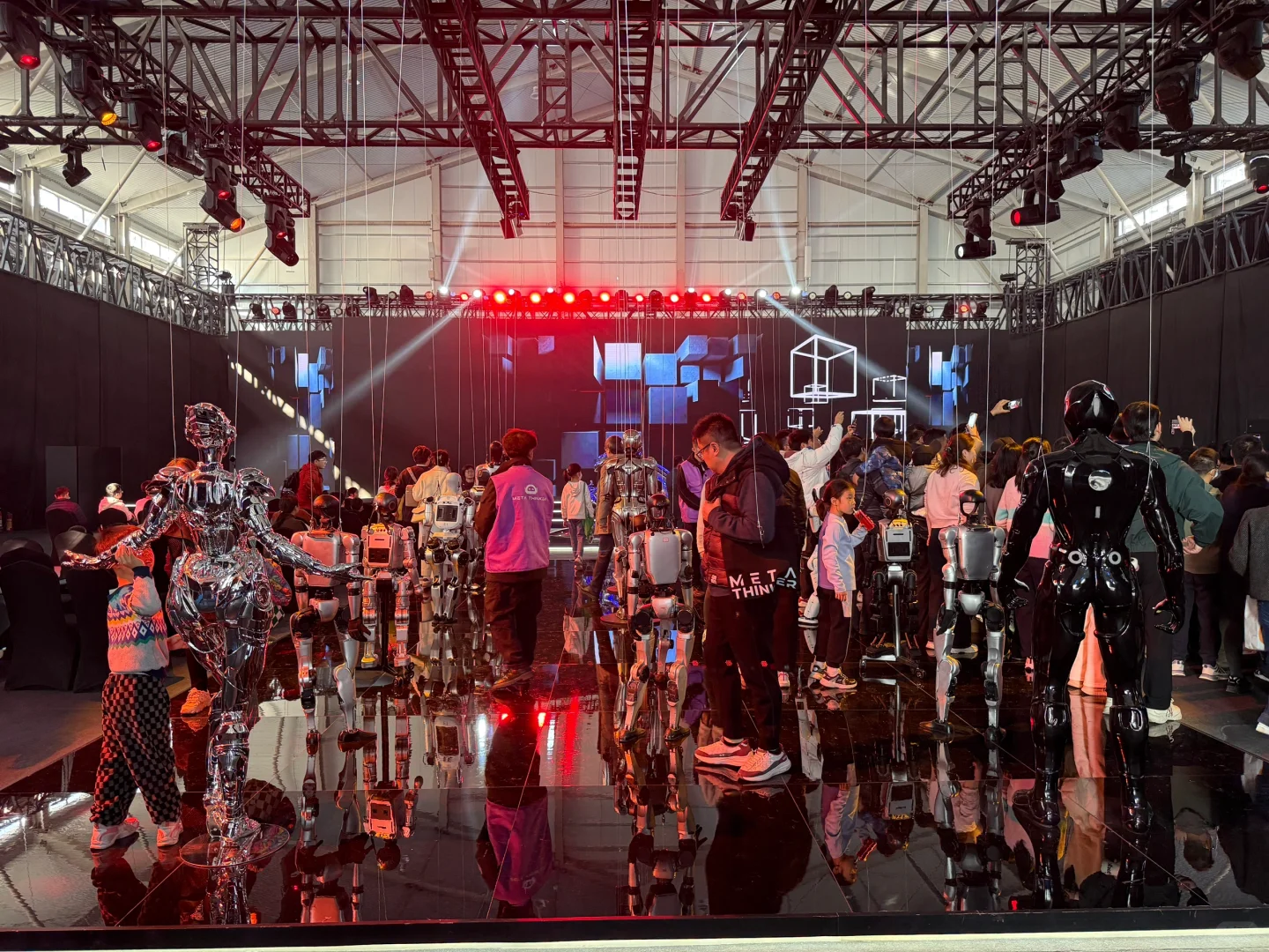 《人机共生》机器人博览艺术展