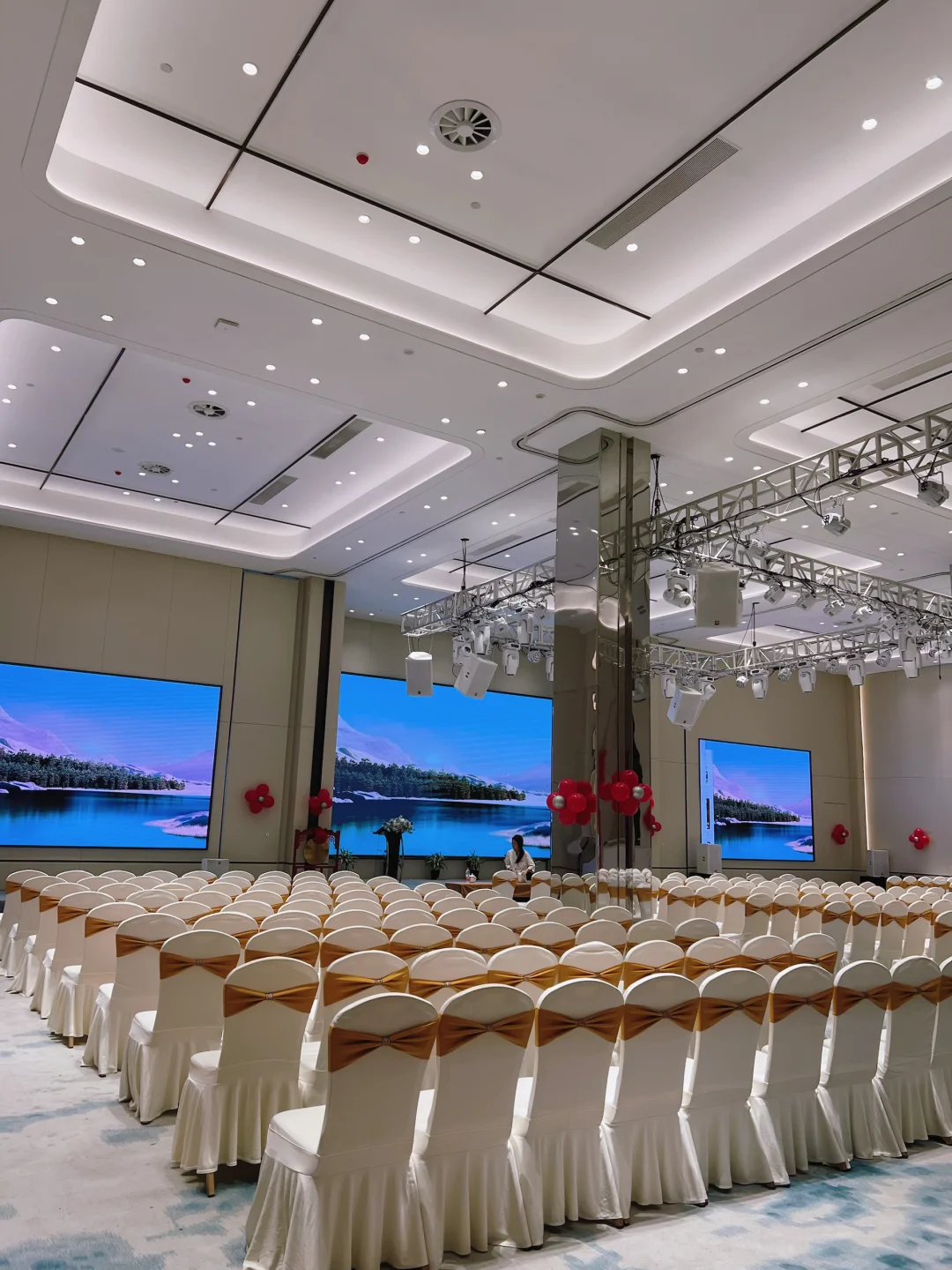 鸿锦荟｜“会”聚有您，“议”路精彩