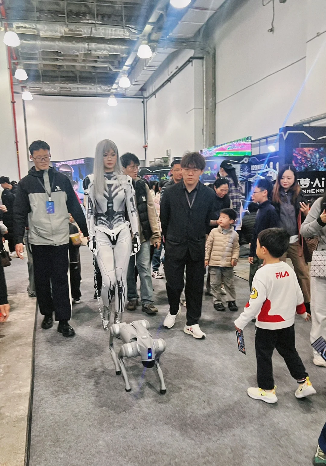 2025 ? 环梦AI机器人科普展?