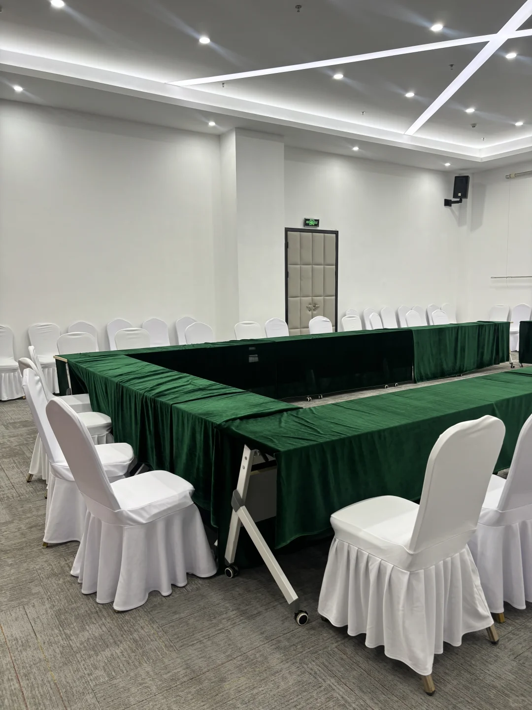 三亚开会不发愁|5-100人高端会议室任选