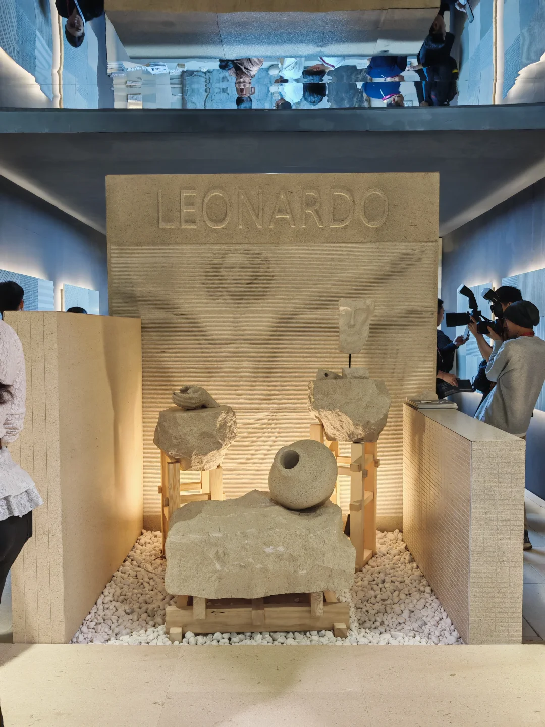 设计周每年都这样，人多的不想排队