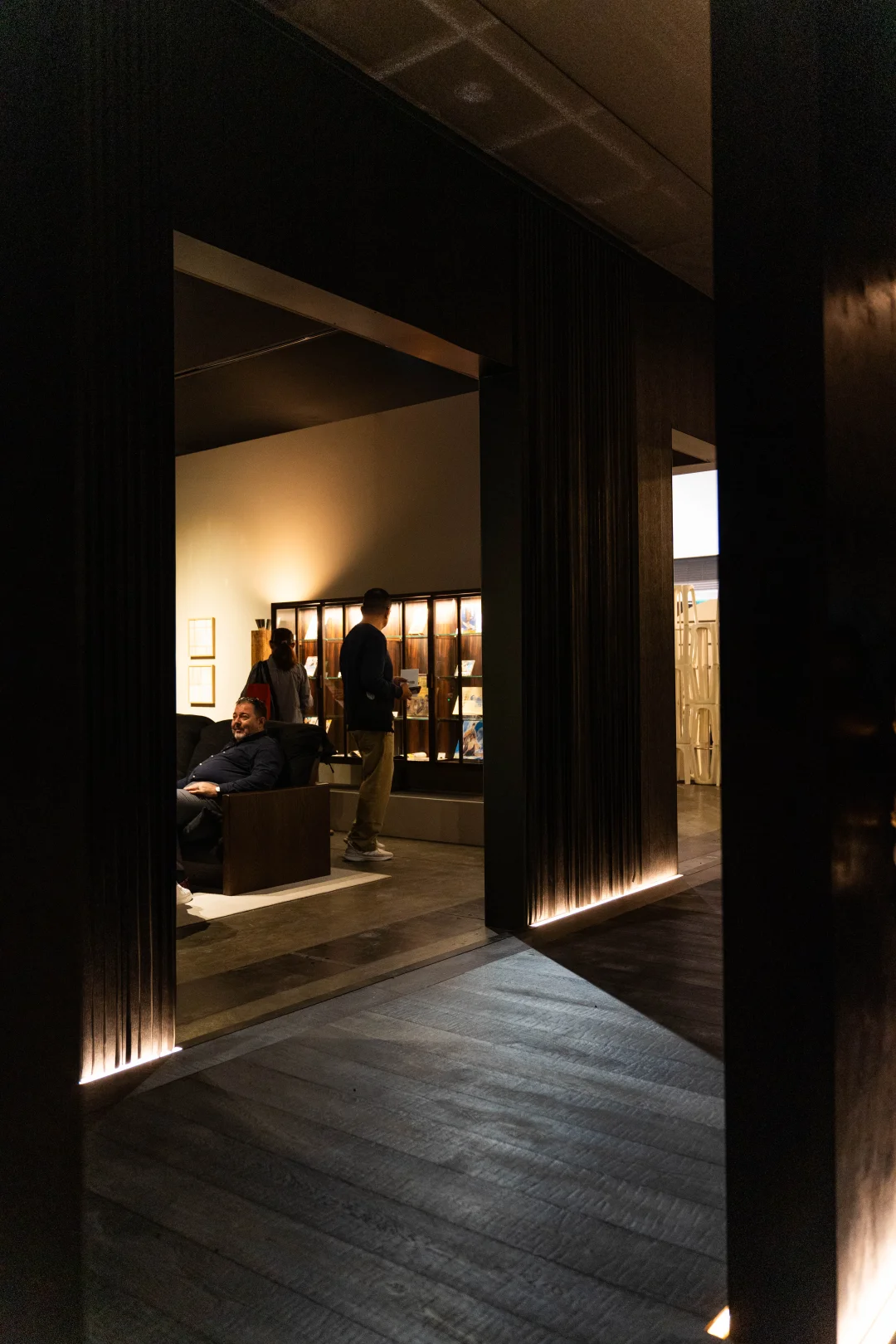 吴滨X地王｜M&O香港展，藏着会发光的地板