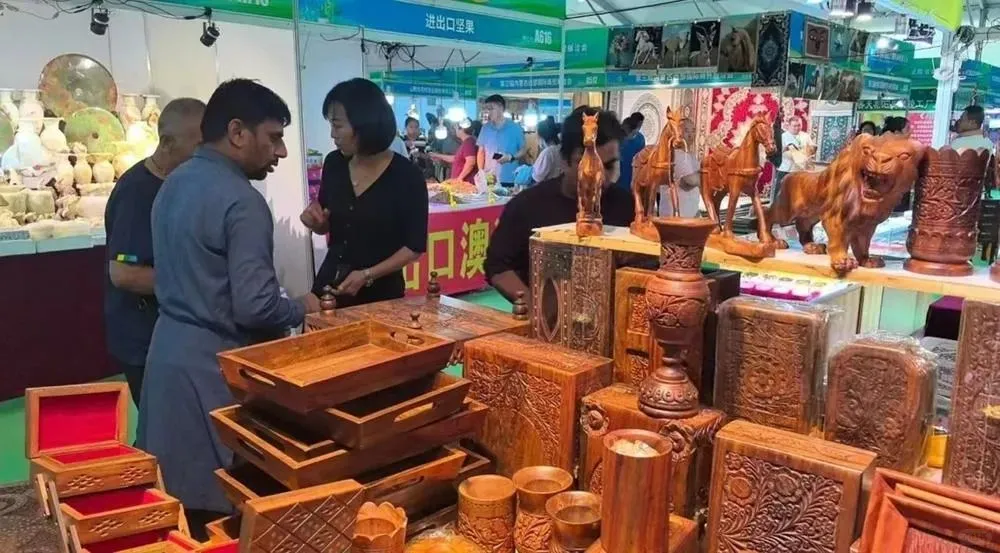 2025呼图壁首届中俄商品展12月8日启幕