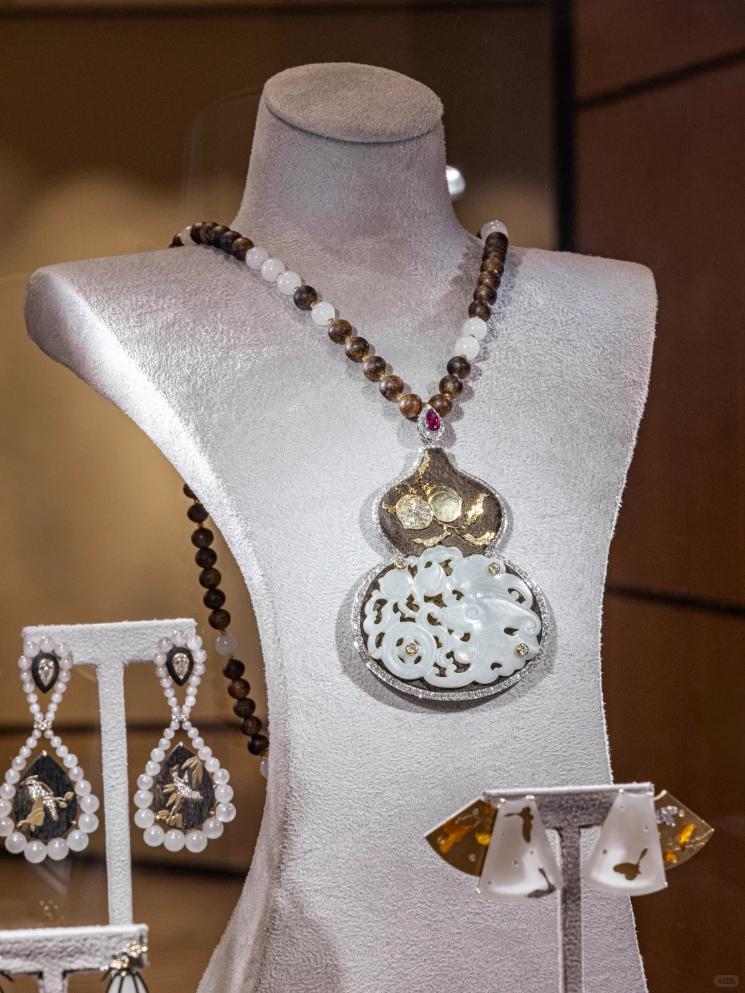 苏富比旗舰艺廊展售| 龙梓嘉CIGALONG珠宝