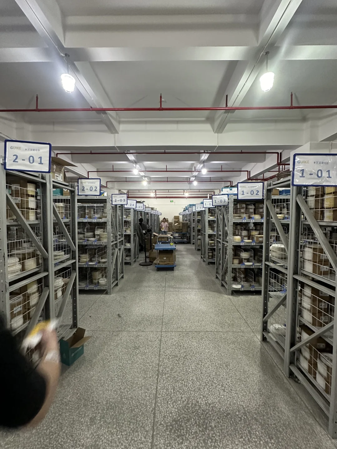 电子元器件仓库