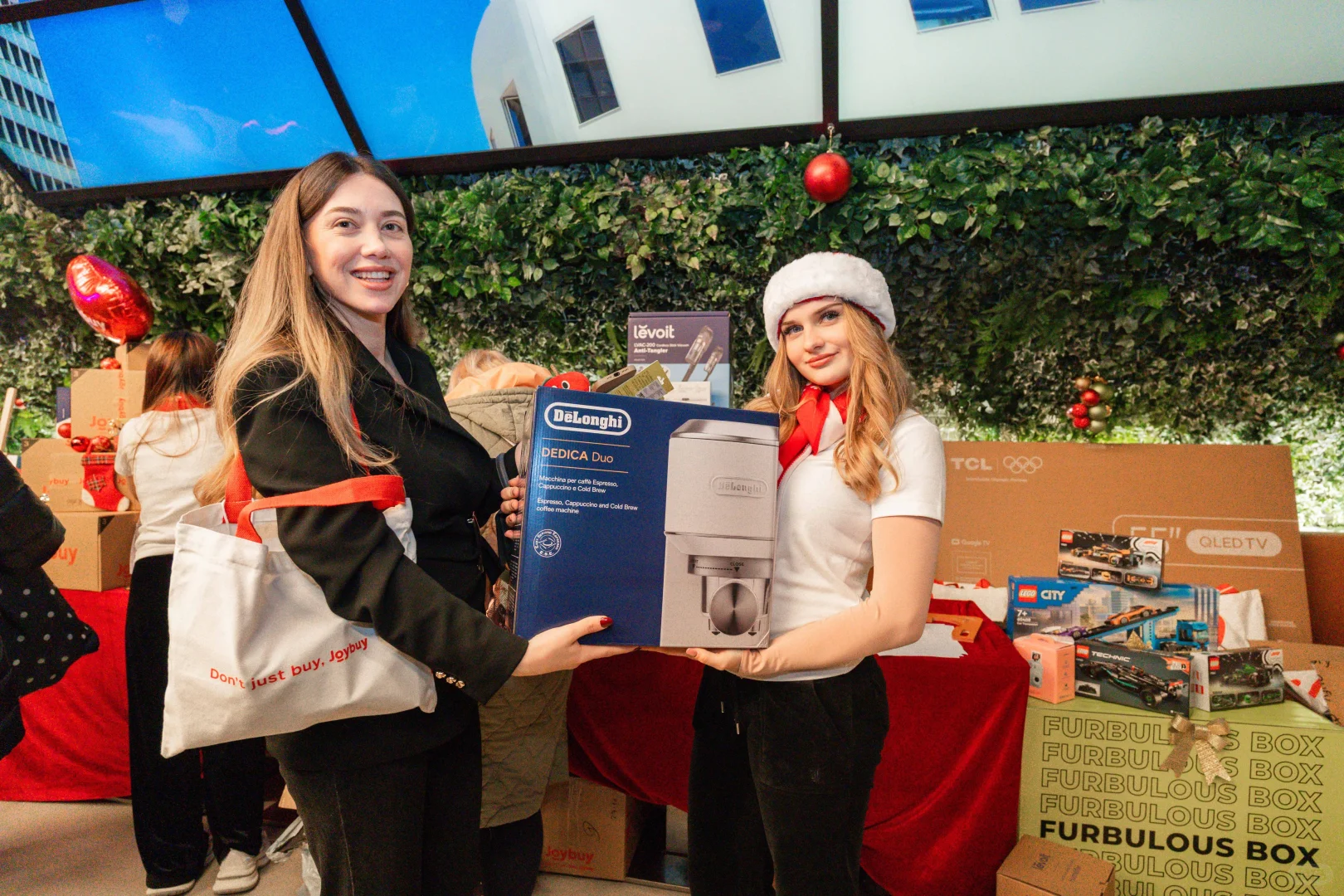 ??Joybuy圣诞快闪活动圆满举办?