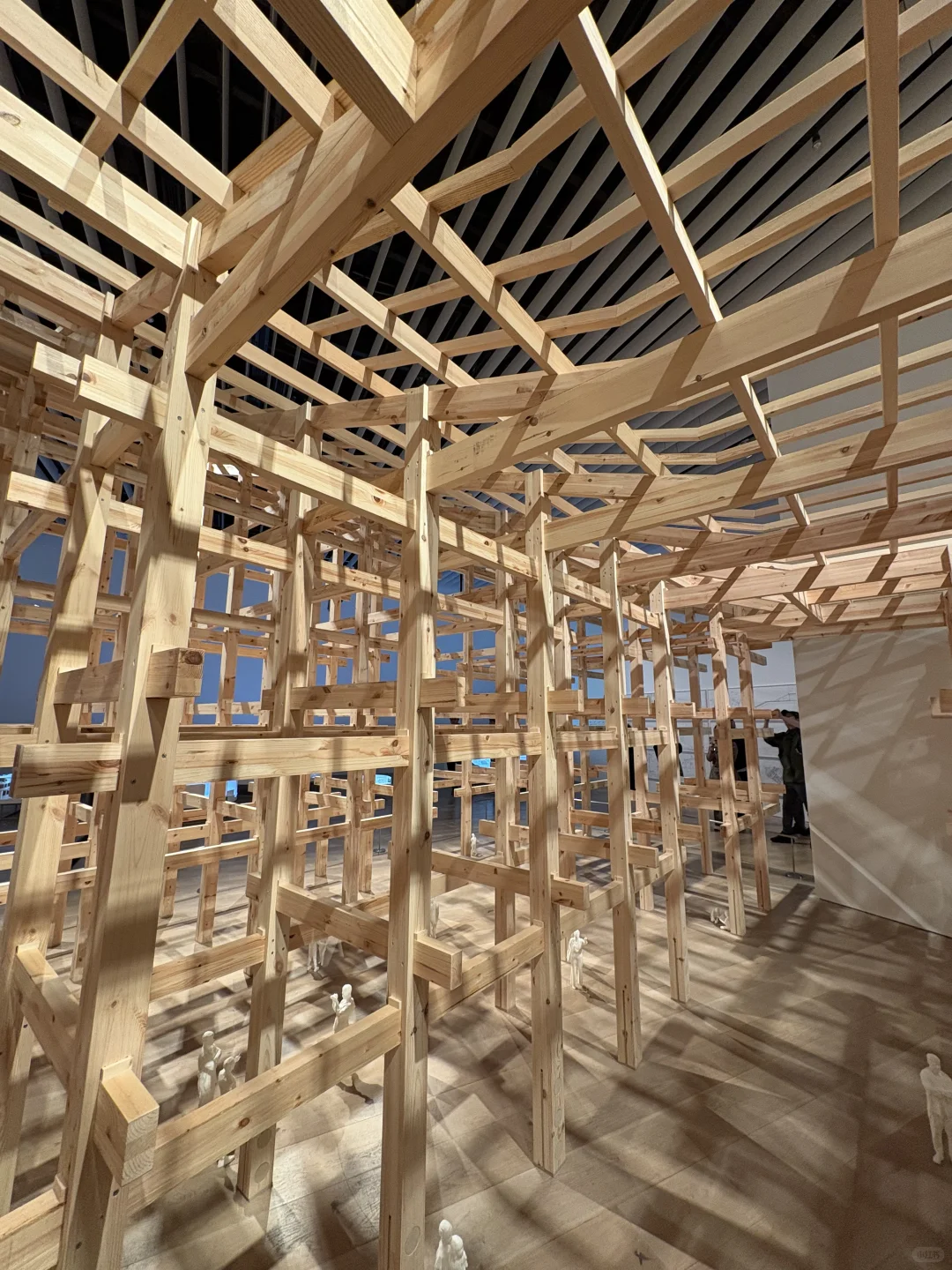 ??六本木无敌震撼的建筑艺术展