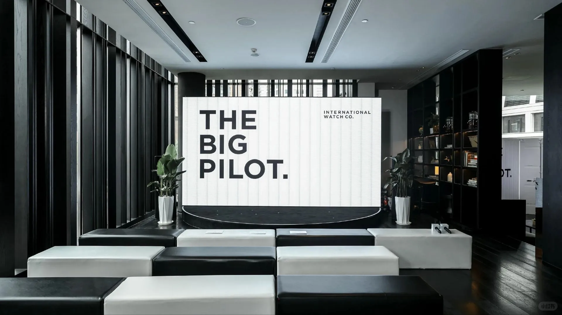 IWC万国表大飞主题展‖三亚集装箱设计搭建