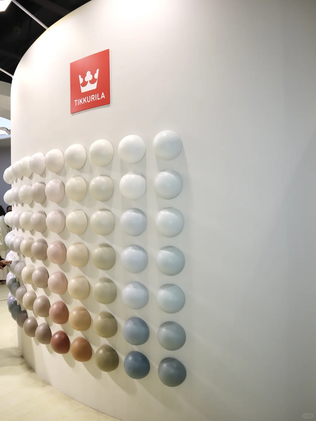 被色彩包围的一天?芬琳漆展位美到失语