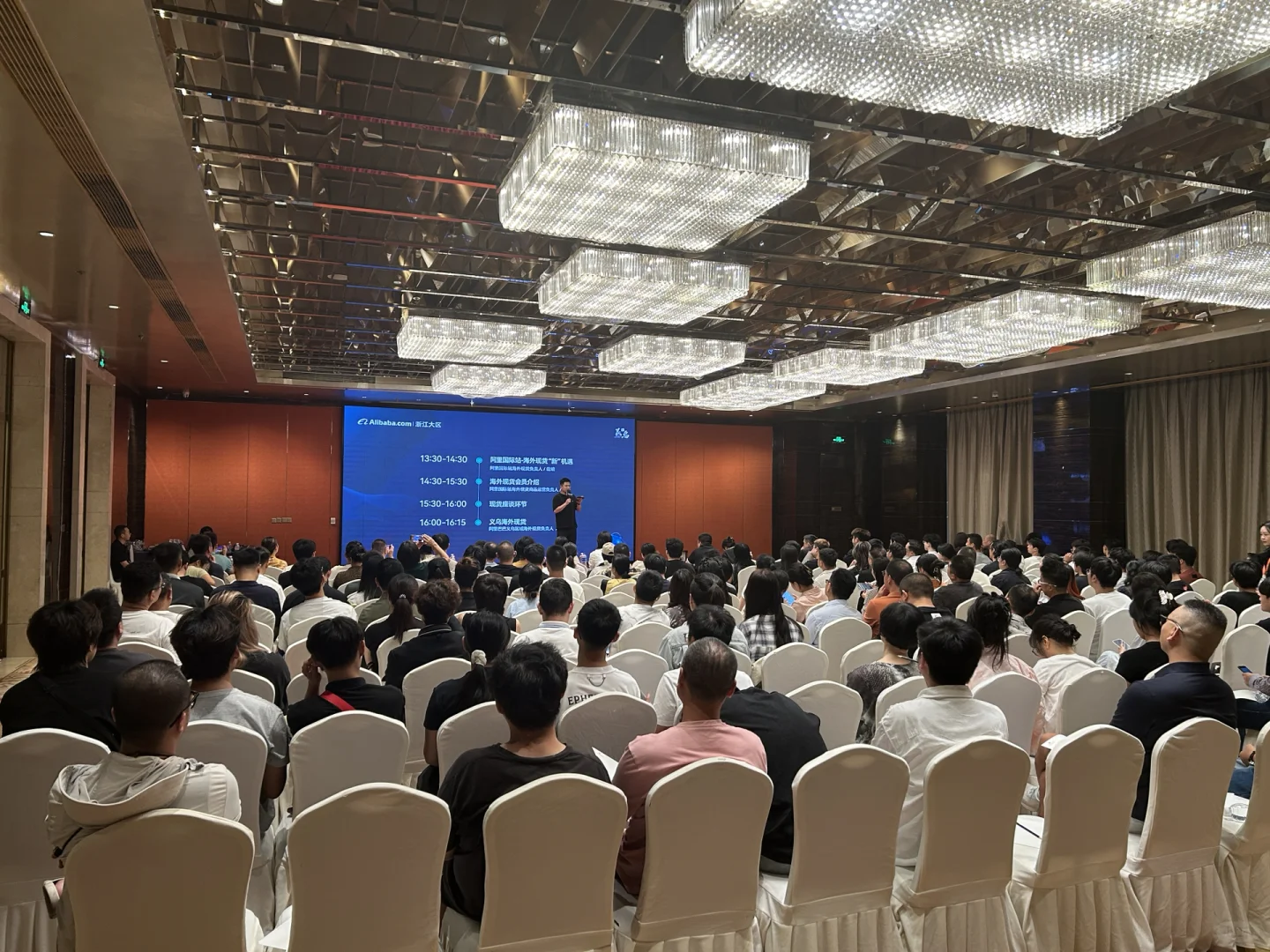 传统行业越来越卷？外贸世界的新玩法！