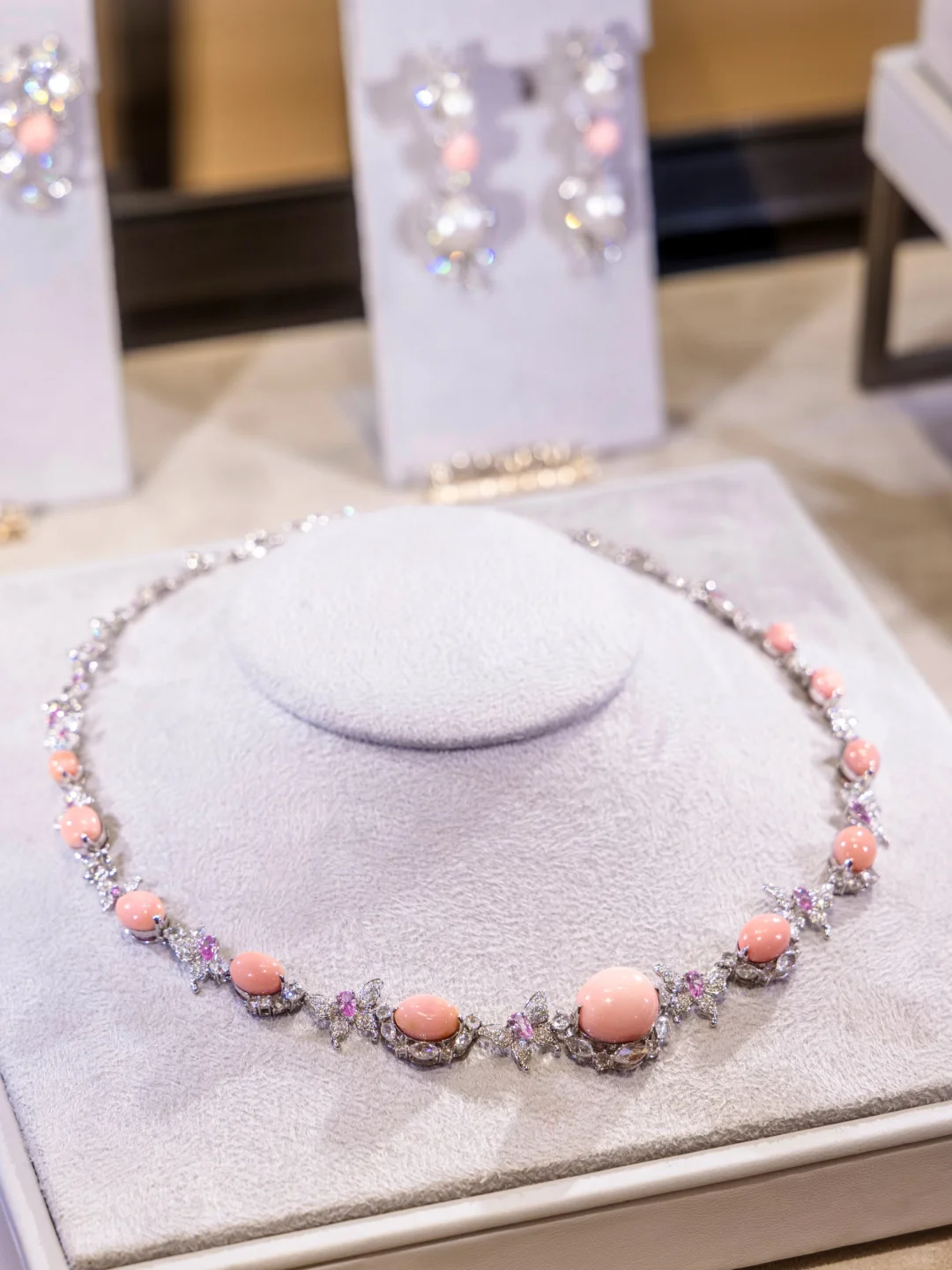 苏富比旗舰艺廊展售| 龙梓嘉CIGALONG珠宝