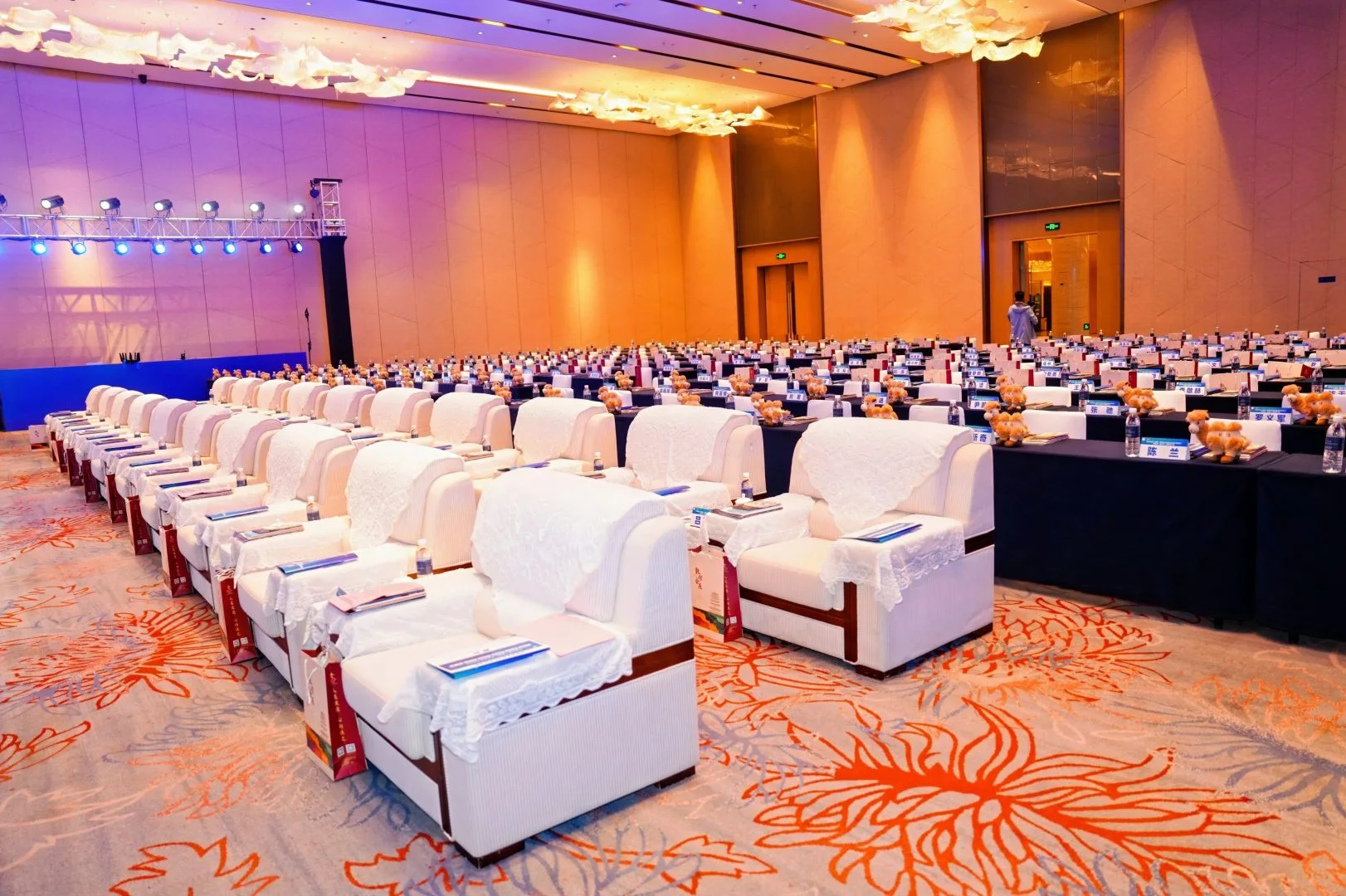 跨山赴蓉!敦煌会展季成都推介会启幕